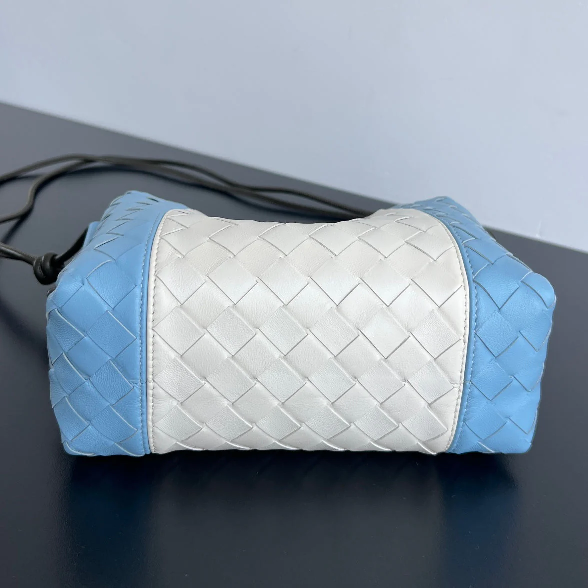 SMALL LOOP 22 IN SKY BLUE MIX WHITE CALFSKIN