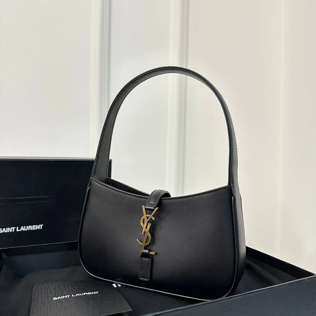 MINI 19 BLACK SMOOTH CALFSKIN HOBO