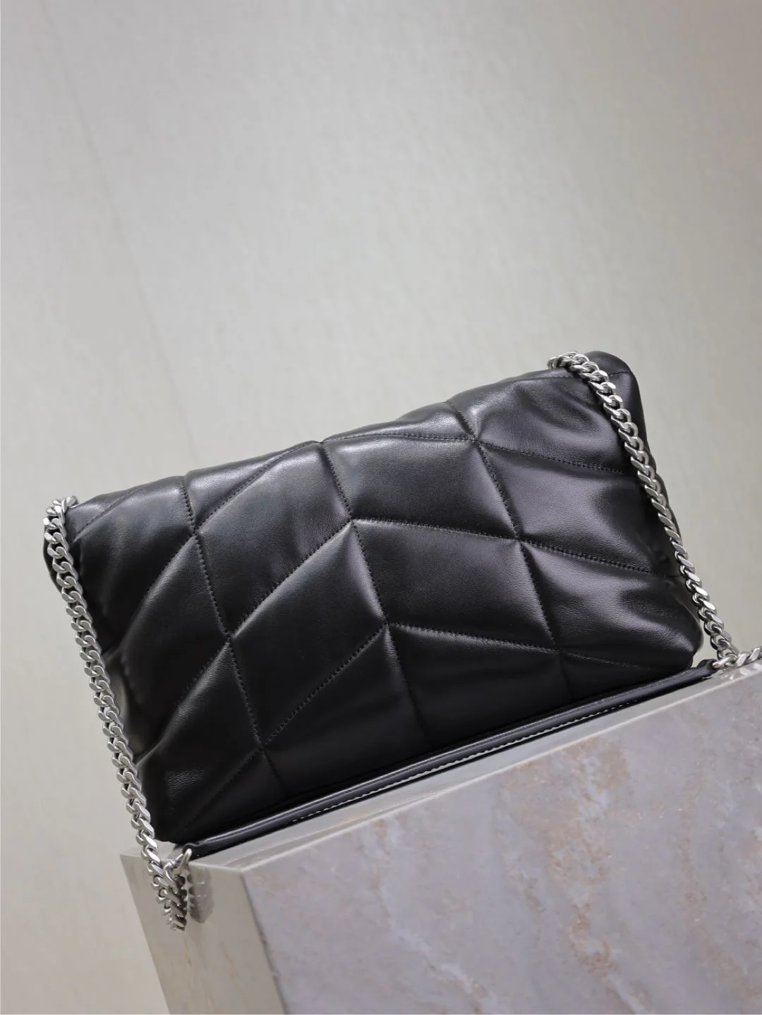 YSL 25S LOULOU PUFFER GM 35 IN BLACK CALFSKIN SILVER HARDWRE