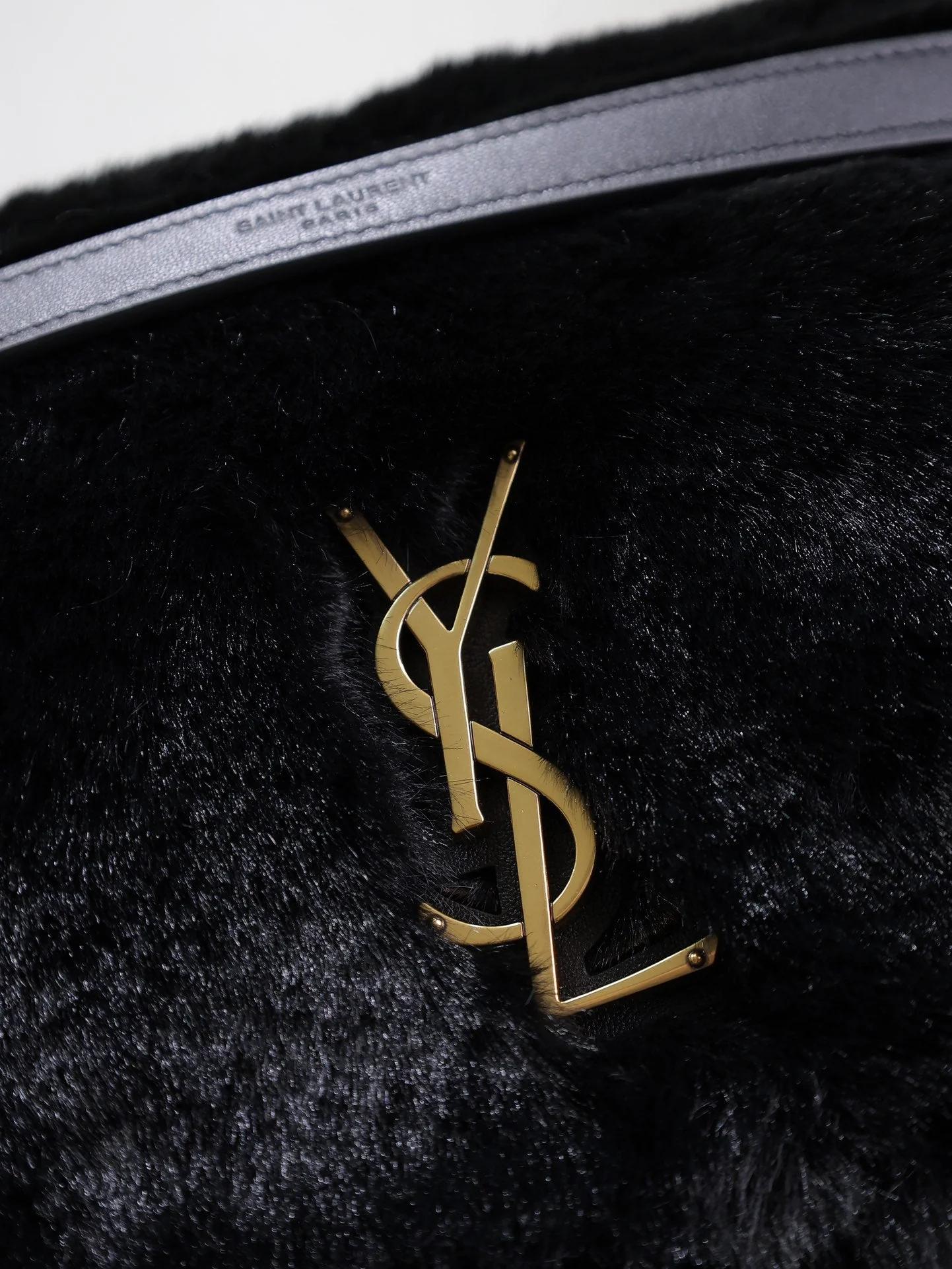 NIKI LARGE 32 IN BLACK RABBIT FUR GOLD HARDWARE
