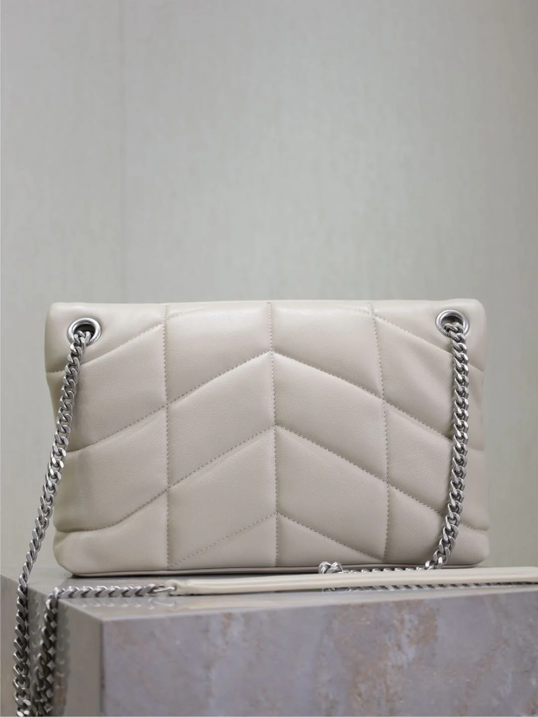 YSL 25S LOULOU PUFFER MM 29 IN SMOKEY TAUPE CALFSKIN SILVER HARDWRE