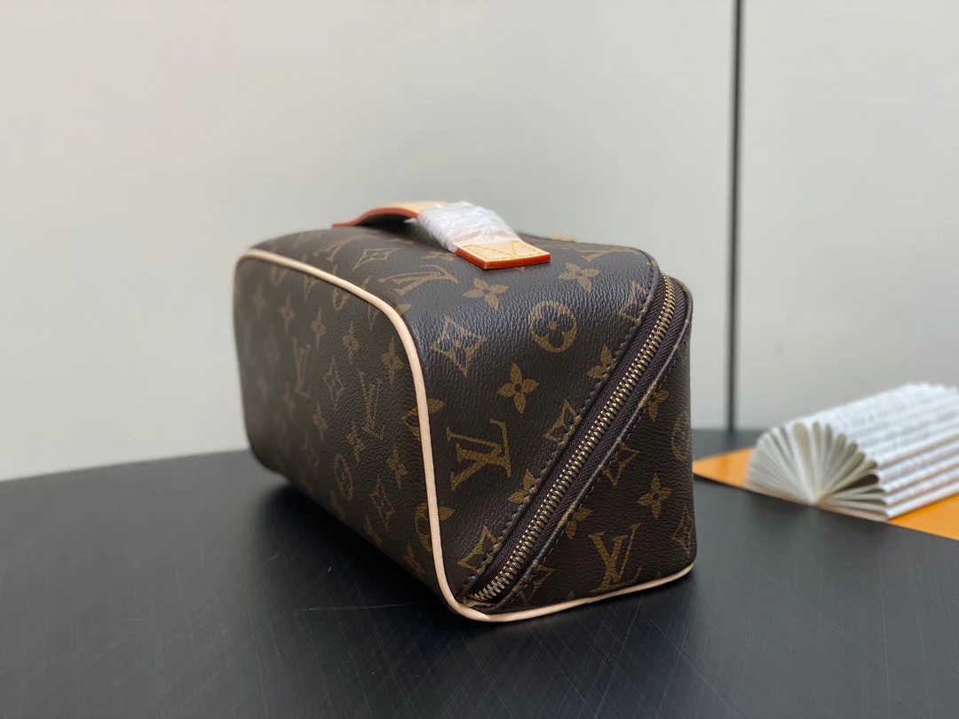 TOILETRY BAG 24 IN BROWN MONOGRAM CANVAS