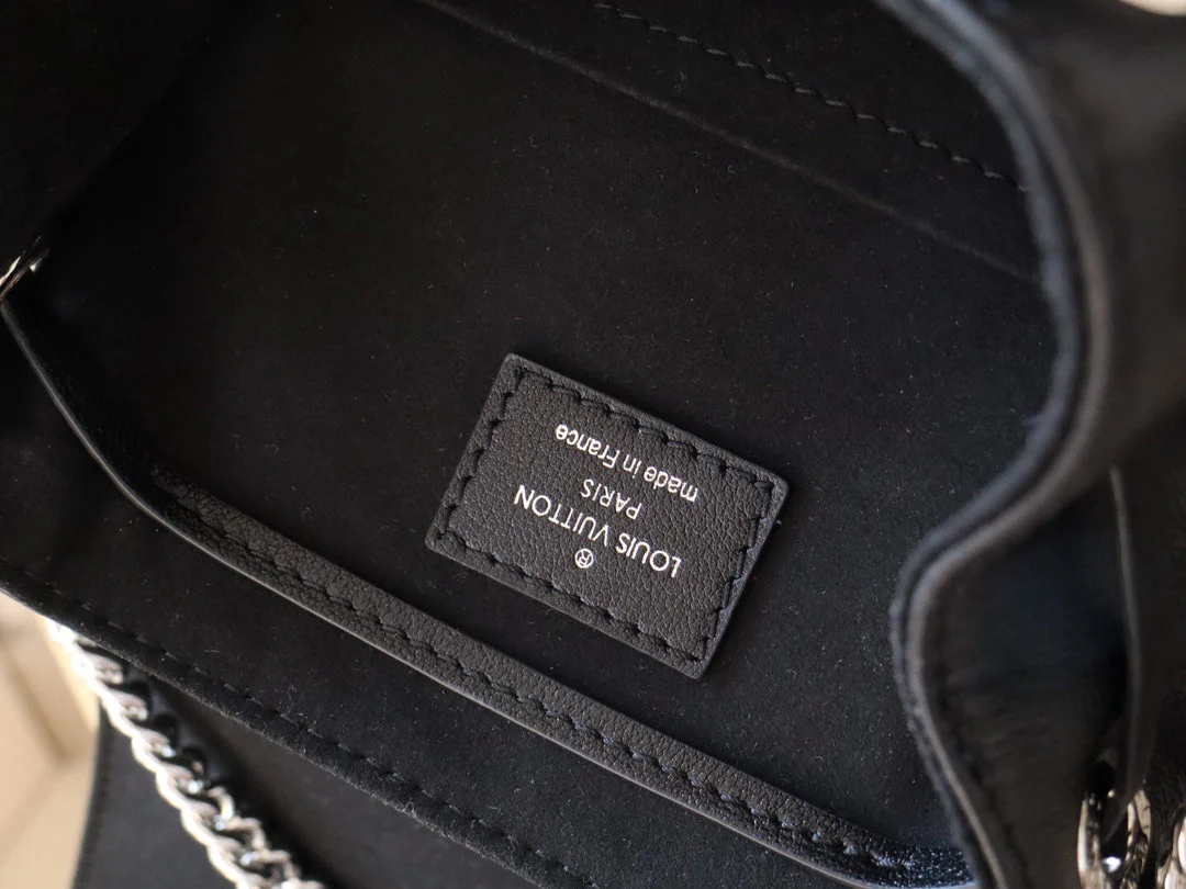 LV 25S MONTSOURIS VIBE 35 IN BLACK LAMBSKIN SILVER HARDWRE