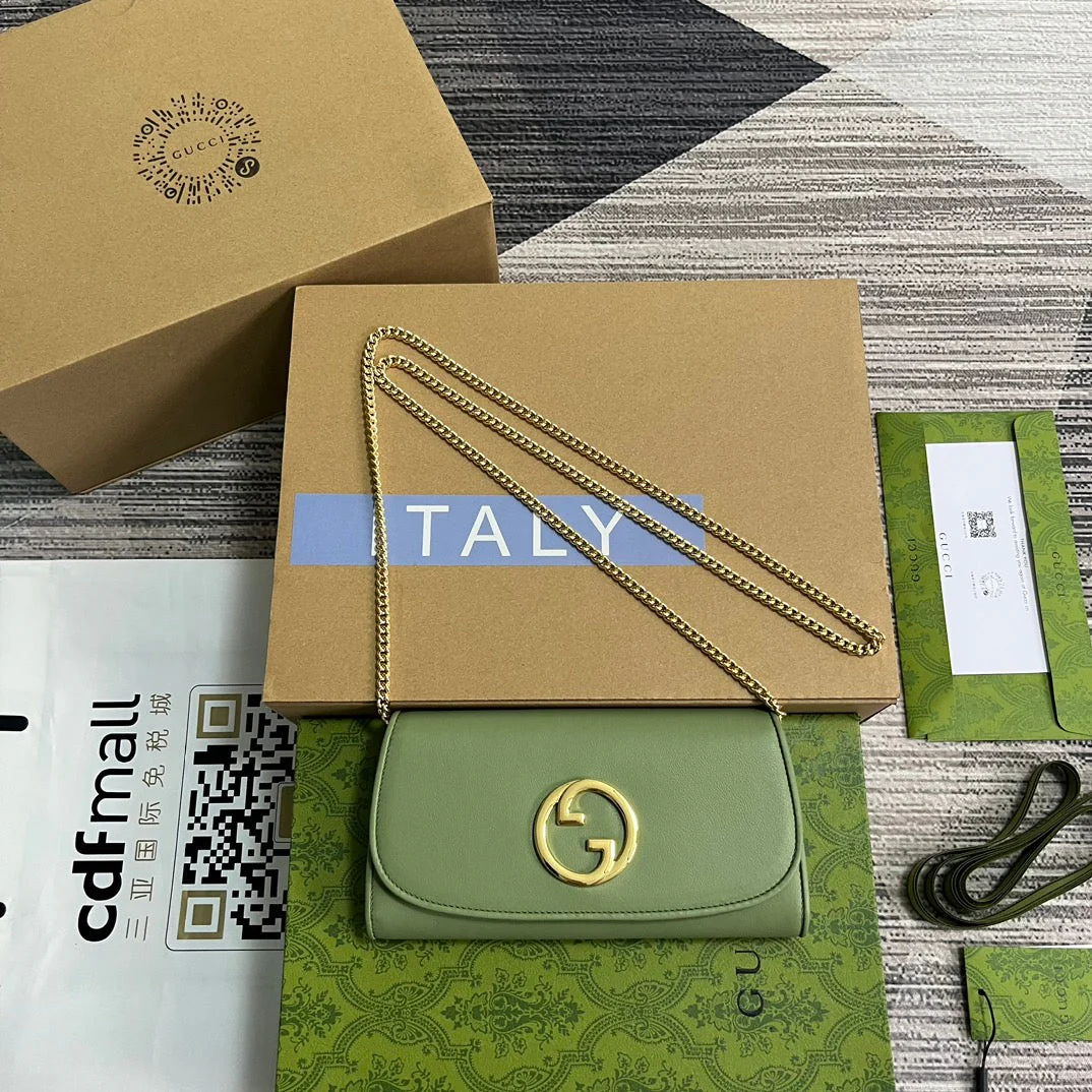 BLONDIE SHOULDER BAG 21 IN GREEN CALFSKIN GOLD HARDWARE