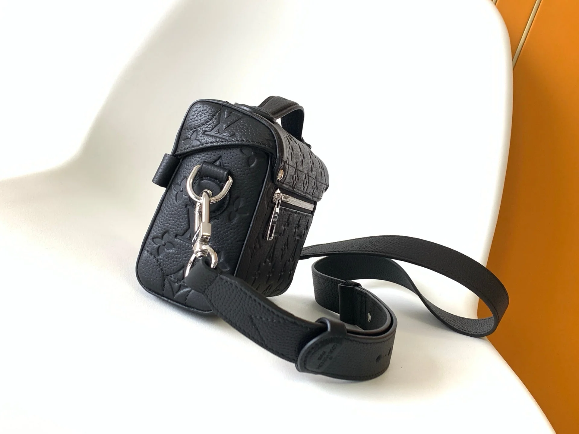 LV 25S SOUL TRUNK 19 IN BLACK EMBOSSED TAURILLON CALFSKIN SILVER HARDWARE
