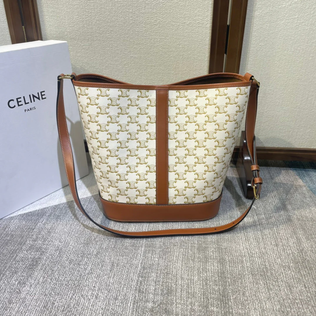BUCKET 33 IN WHITE TRIOMPHE CANVAS AND BRONZE BROWN CALFSKIN TRIM
