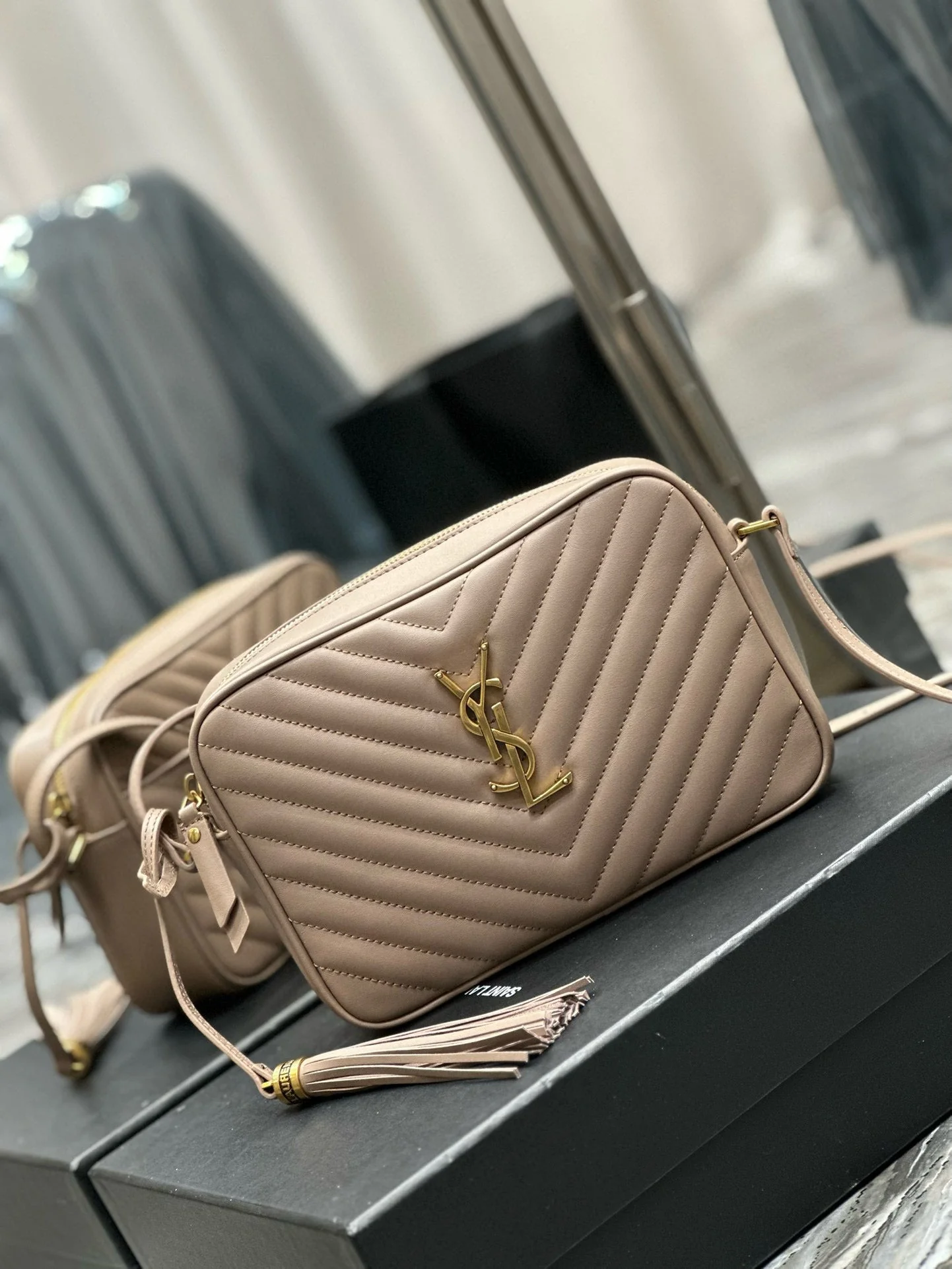LOU 23 CAMERA BAG BEIGE IN QUILTED LEATHER GOLD HARDWARE