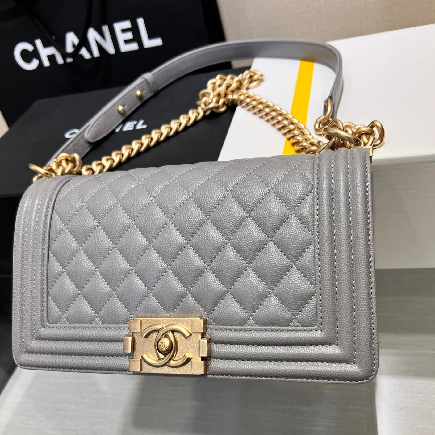 BOY BAG MEDIUM 25 GREY CAVIAR GOLD HARDWARE