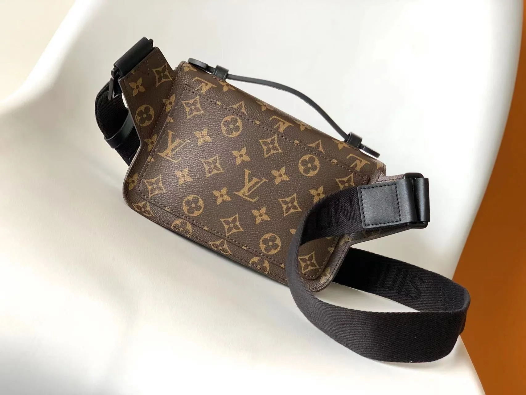 LV 25S S LOCK MESSENGER BAG 21 IN BLACK AND BROWN MONOGRAM MACASSAR CALFSKIN