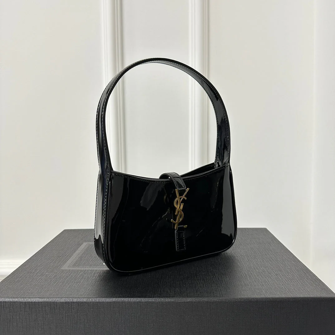 MINI 19 BLACK GLOSSY CALFSKIN HOBO