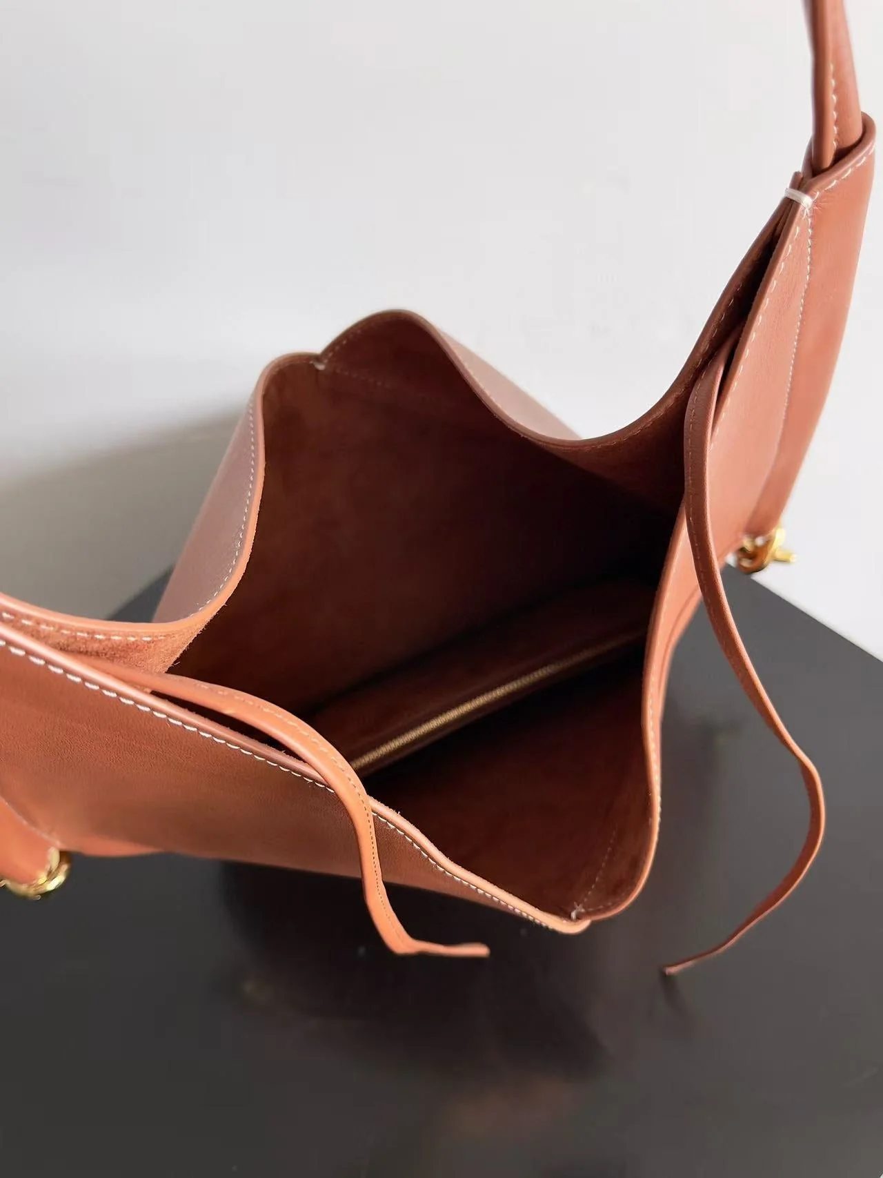 MEDIUM SOLSTICE 44 IN BROWN LAMBSKIN