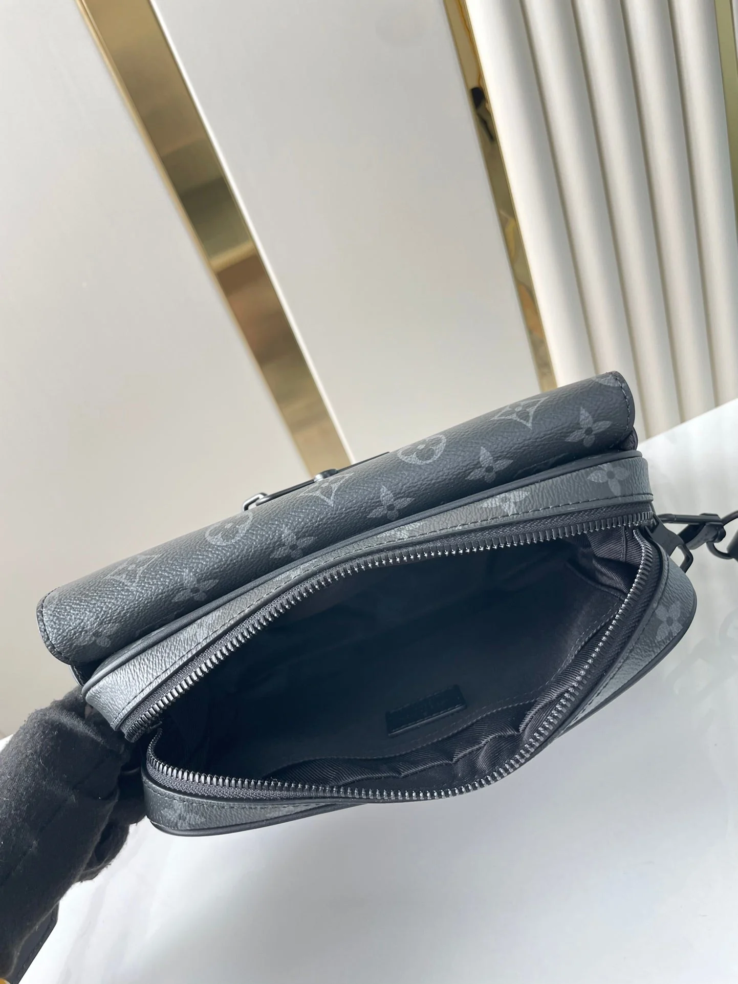 STEAMER 24 IN BLACK MONOGRAM ECLIPSE CANVAS