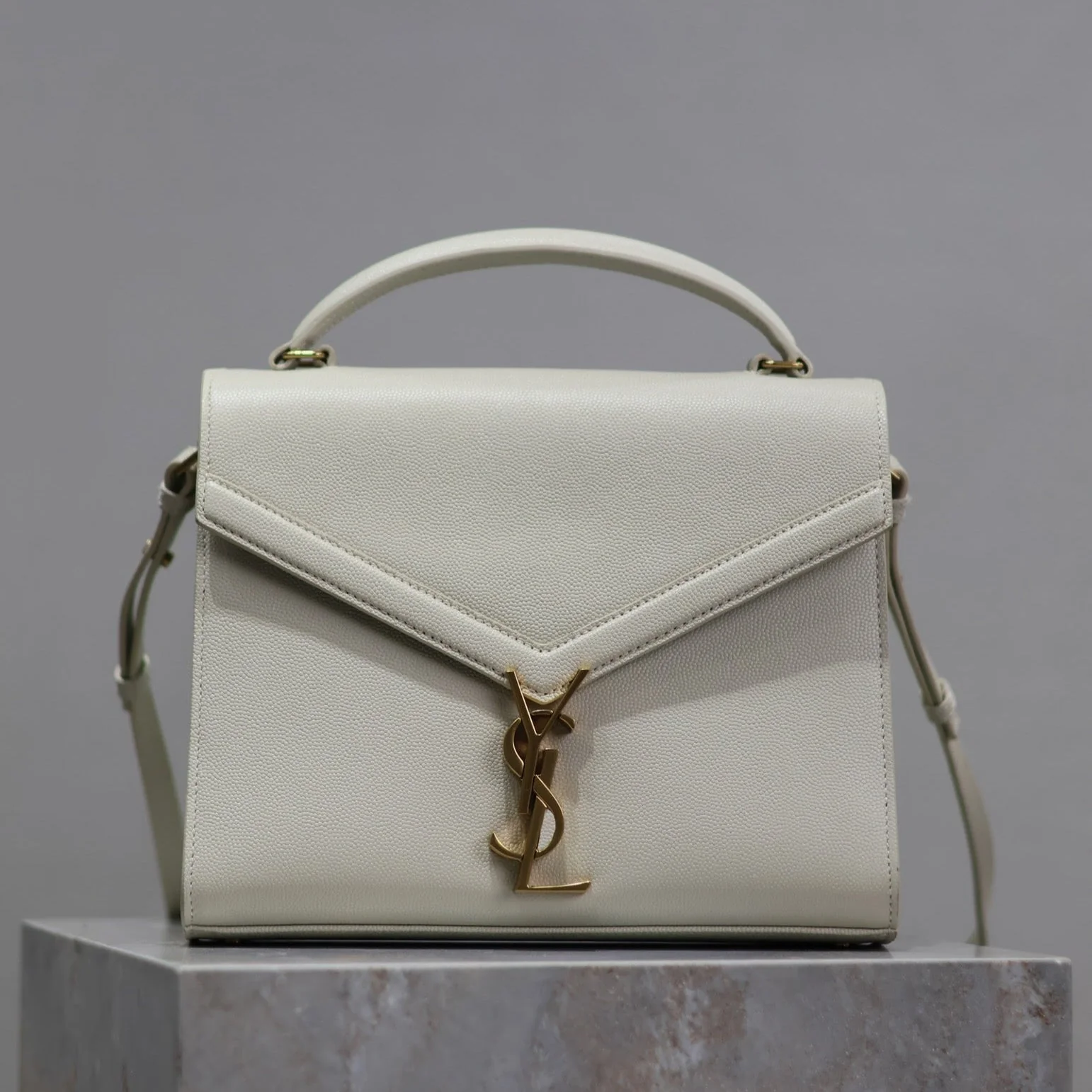CASSANDRA TOP HANDLE BAG 24 IN WHITE CALFSKIN GOLD HARDWARE