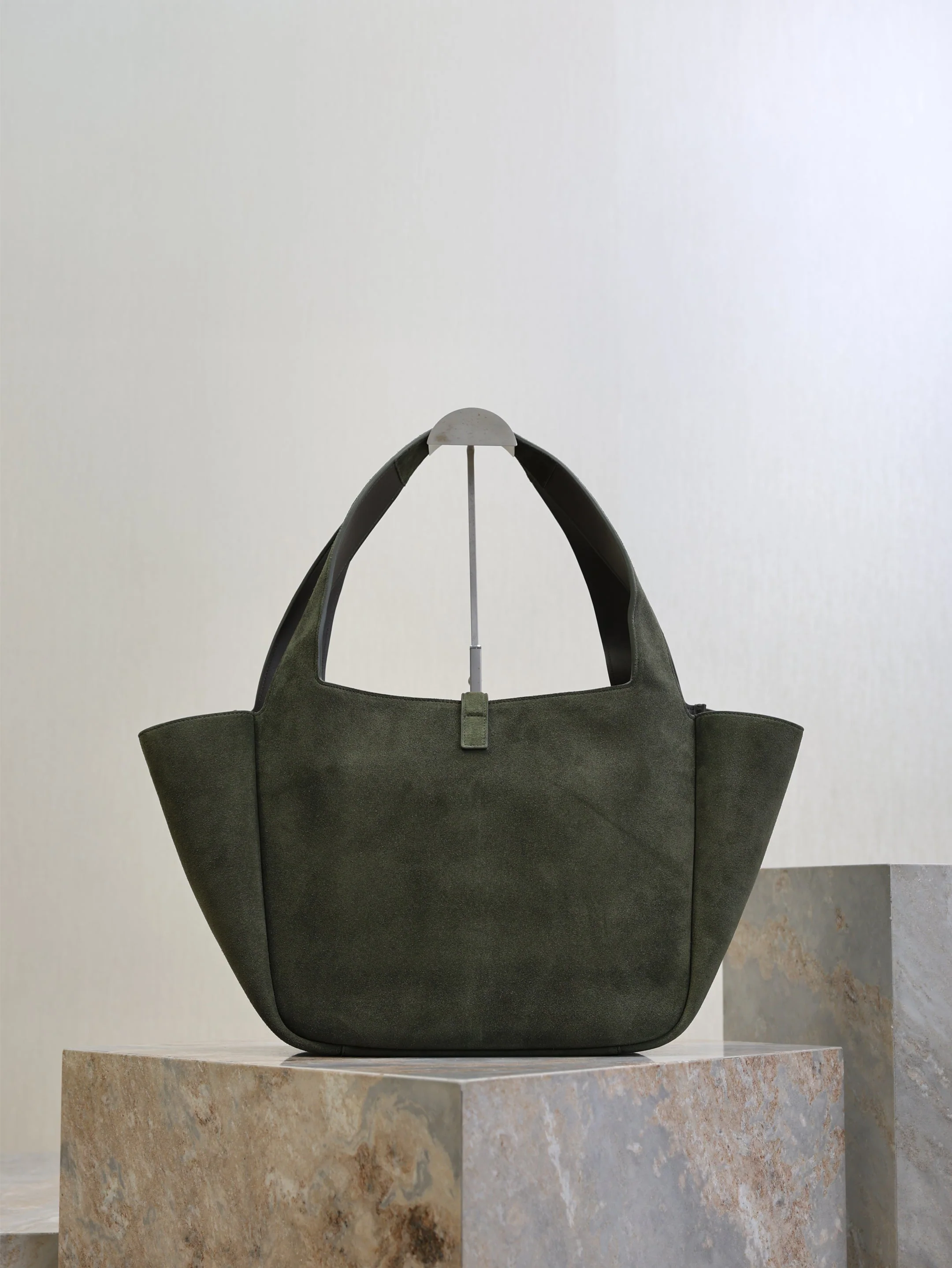 YSL 25S LE 5 À 7 BEA 50 IN DARK OLIVE SUEDE GOLD HARDWRE