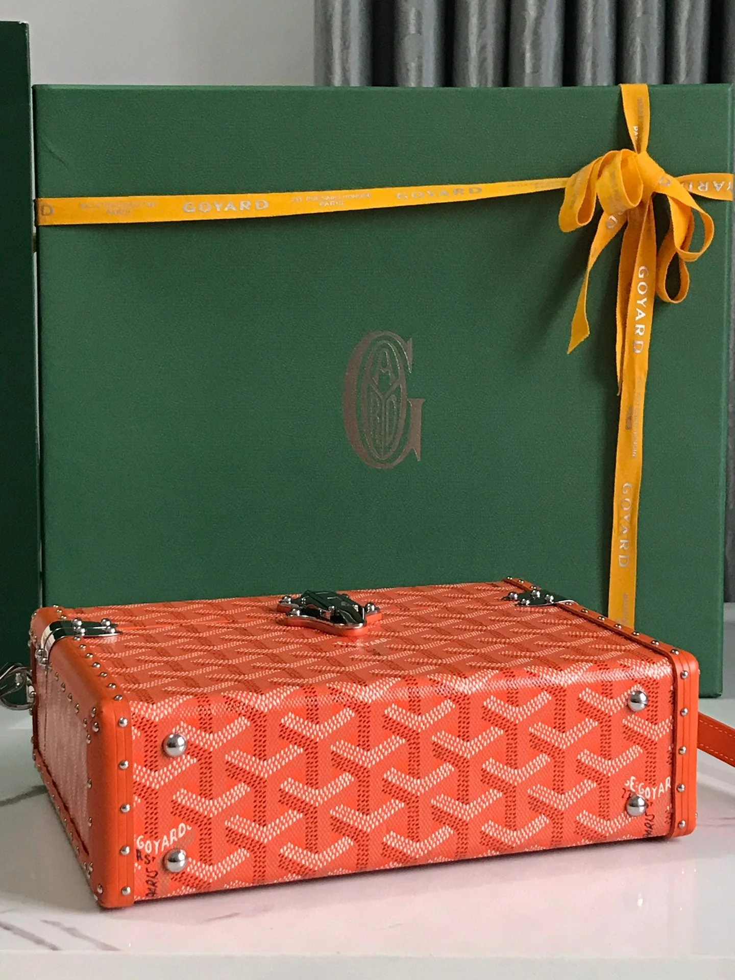 CASSETTE TRUNK BAG 21 IN RED GOYARDINE CANVAS & CLAMECY COWHIDE