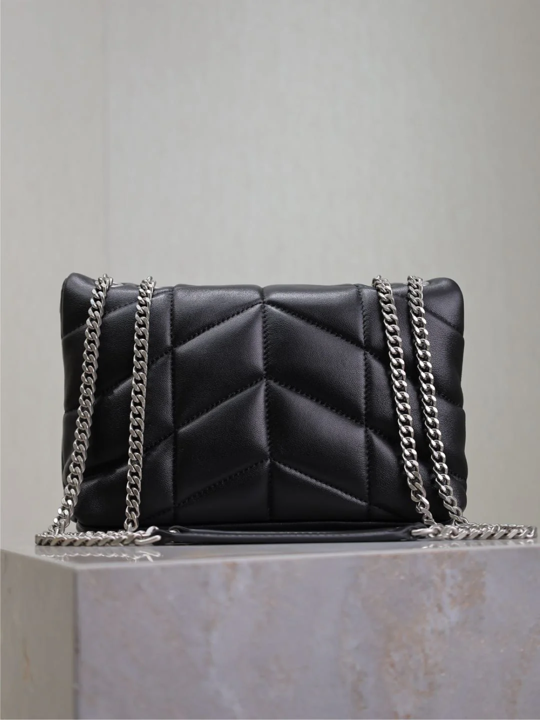 YSL 25S LOULOU PUFFER MINI 23 IN BLACK CALFSKIN SILVER HARDWRE