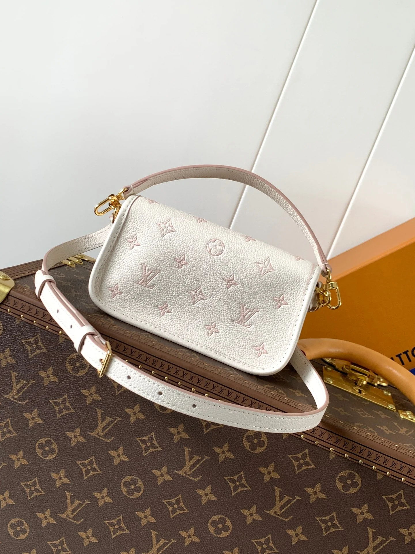 NANO DIANE 19 IN WHITE MIX PINK MONOGRAM EMPREINTE LEATHER