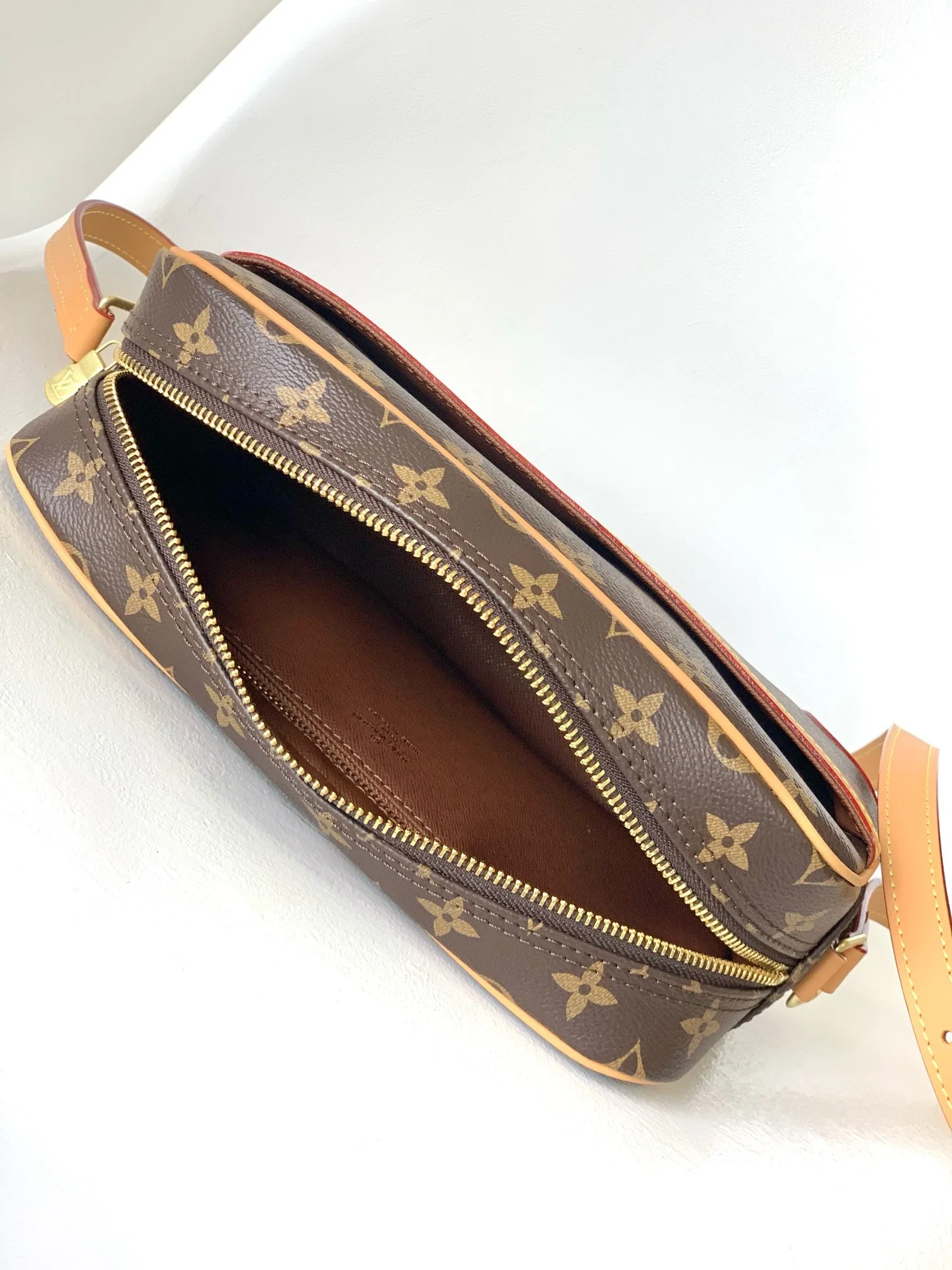 TROCADERO MEDIUM MESSENGER BAG 27 IN BEIGE AND BROWN MONOGRAM COATED CANVAS