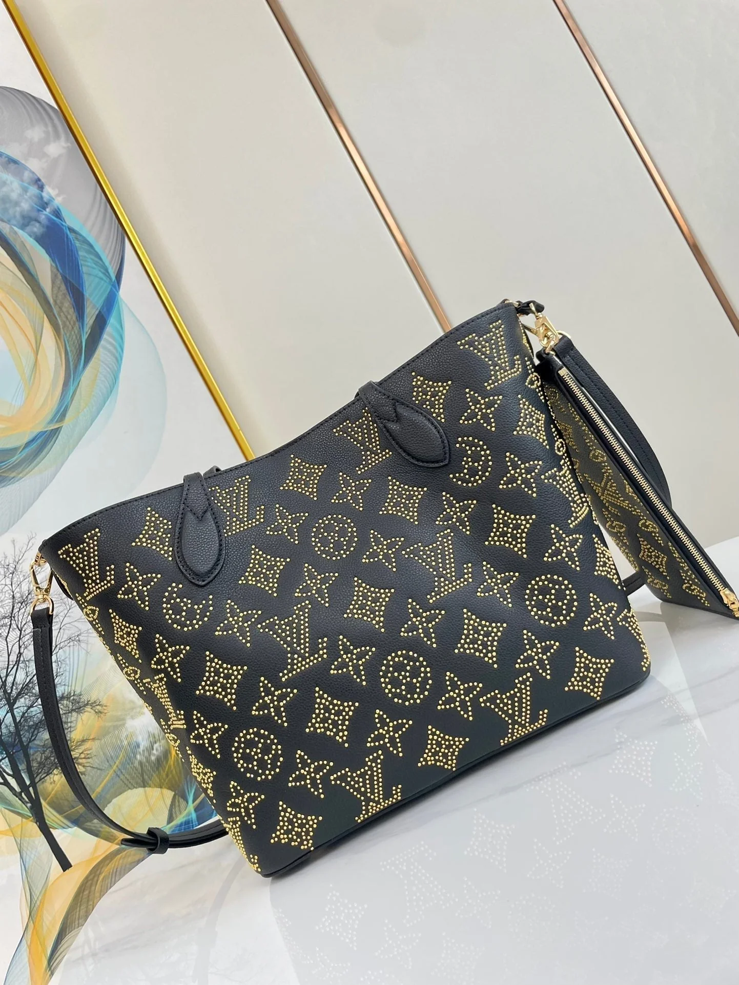 BLOSSOM MM 30 BLACK MAHINA CALFSKIN