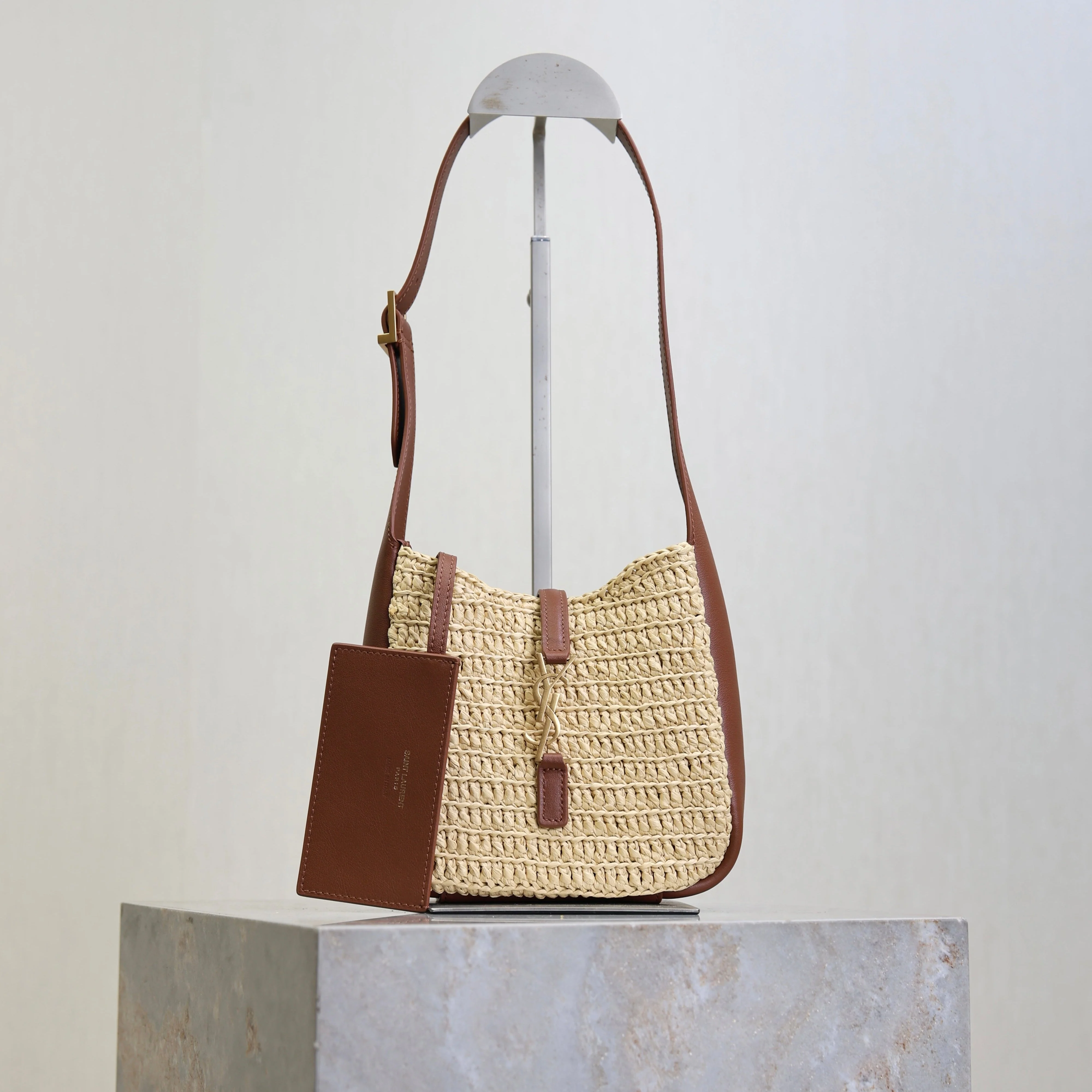 YSL 25S LE 5 À 7 SUPPLE BABY 16 IN RAFFIA AND CALFSKIN GOLD HARDWRE