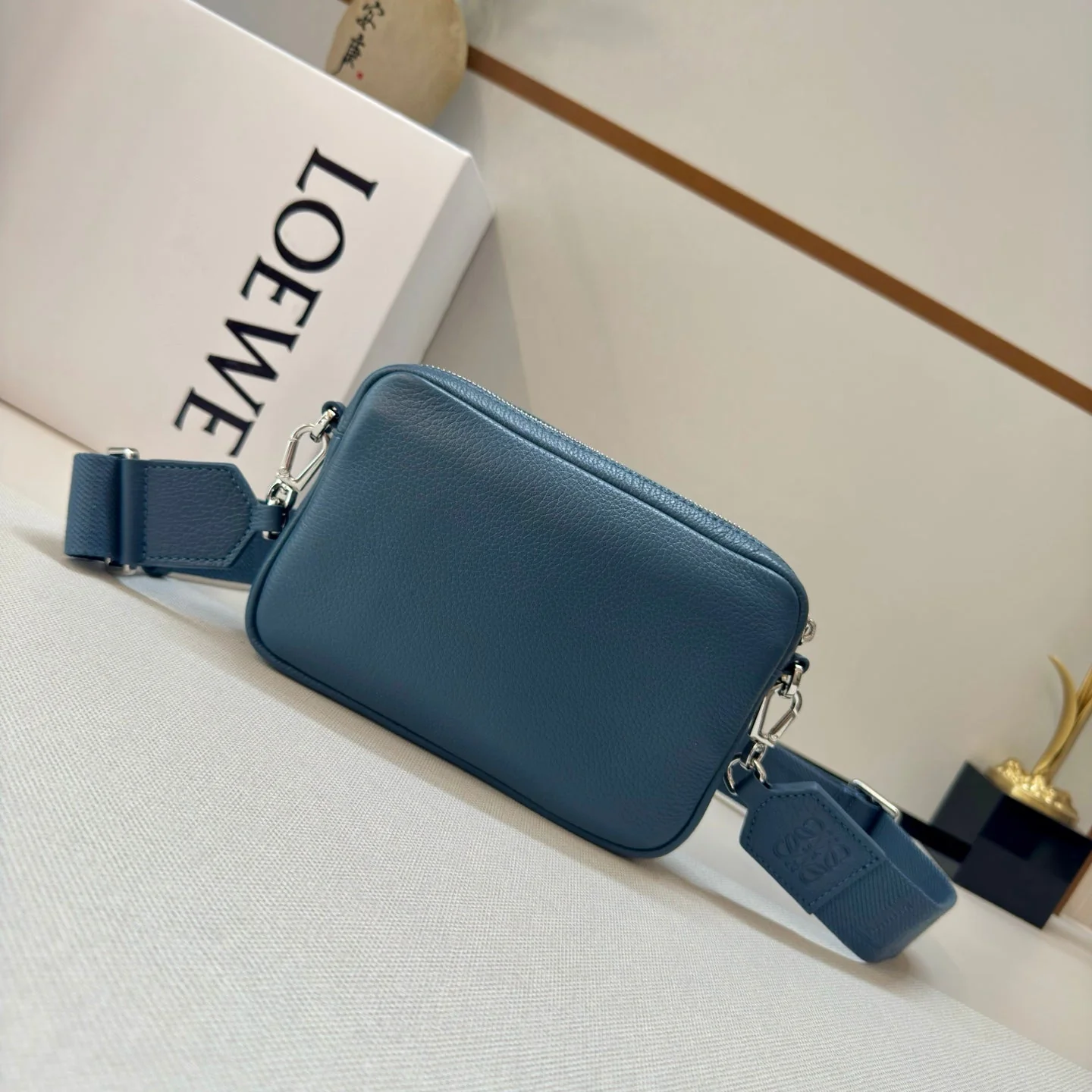 LOEWE 25S PEBBLE BAG 20 IN STEEL BLUE CALFSKIN SILVER HARDWARE