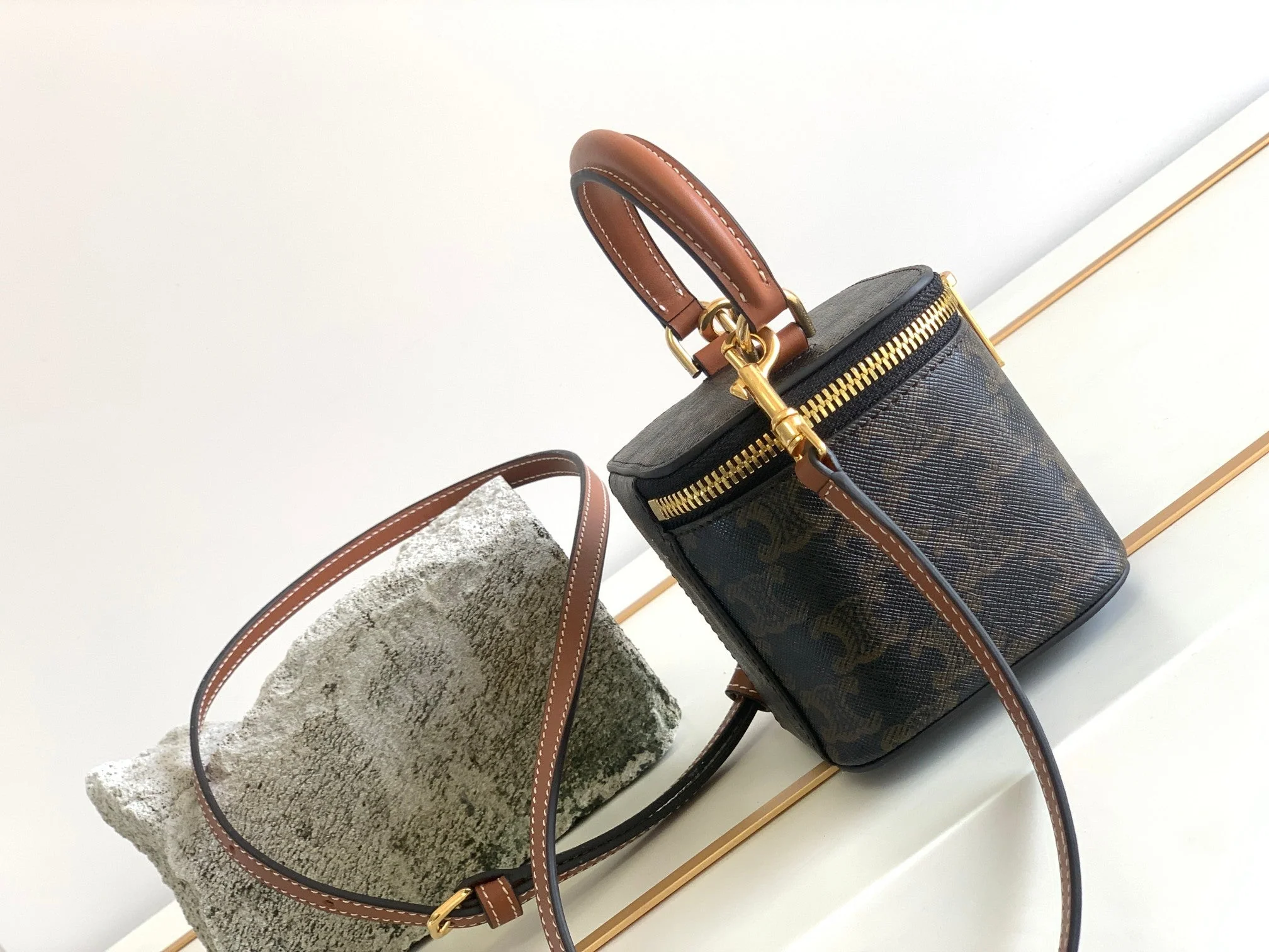 TRIOMPHE 9 CALFSKIN BLACK PATTERN BOX BAG