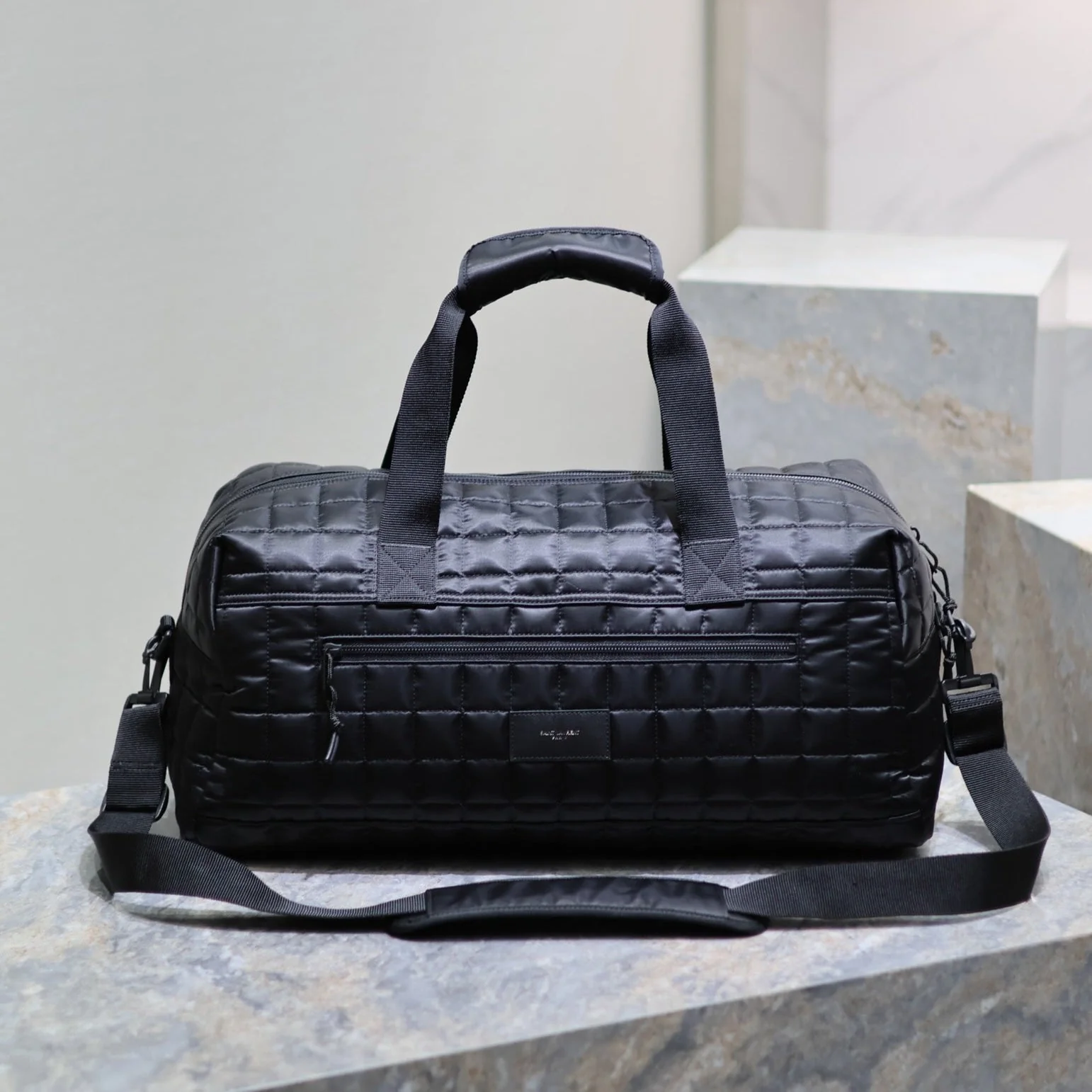 TRAVEL TOTE BAG 50 IN BLACK PLAID NYLON