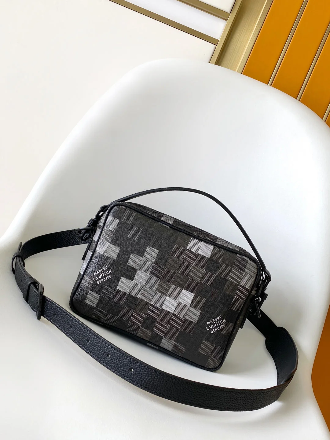 LV 25S NIL MESSENGER BAG 25 IN DAMOFLAGE BLACK CALFSKIN