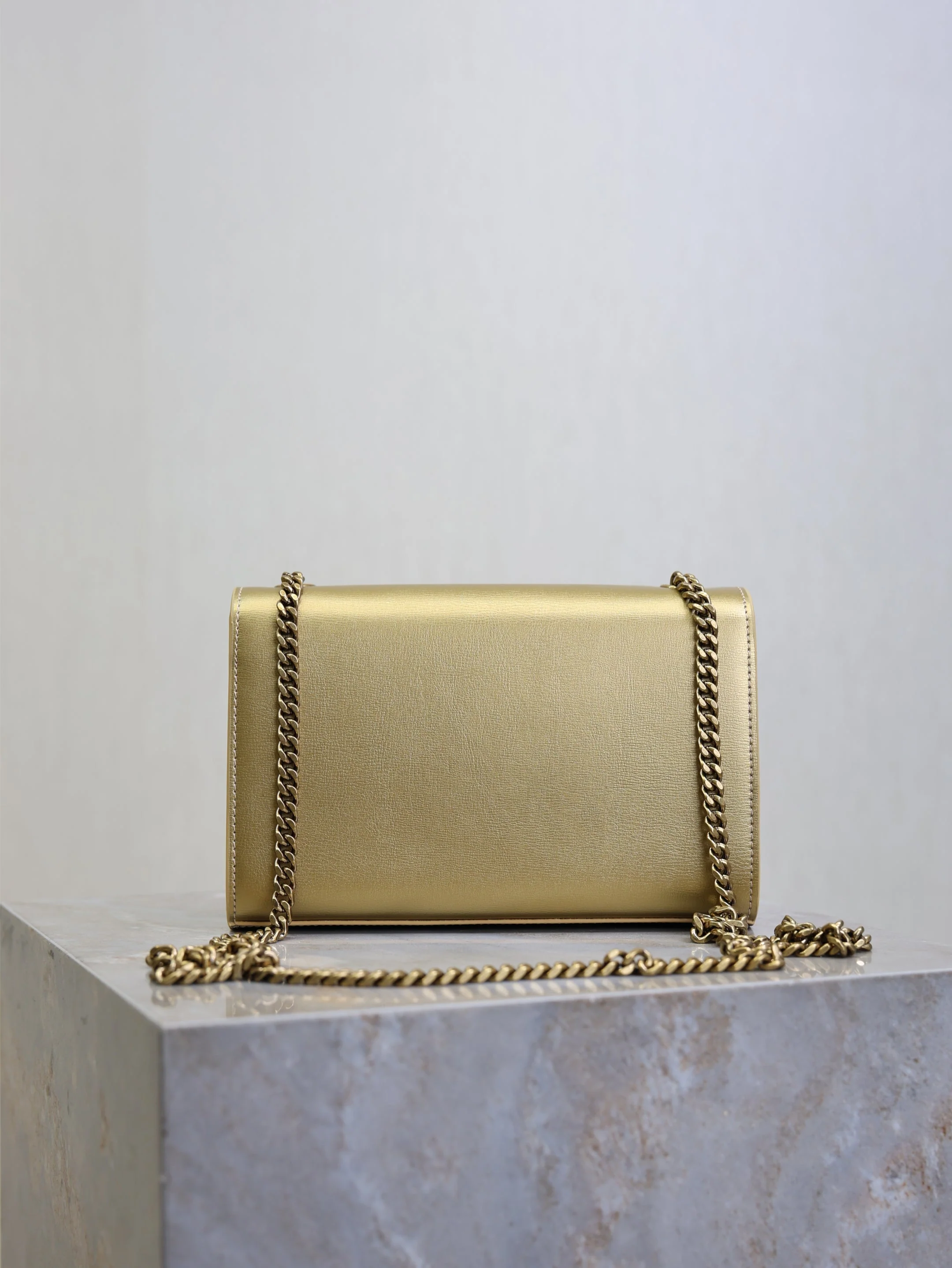 YSL 25S KATE TASSEL 20 IN GOLD METALLIC CALFSKIN GOLD HARDWRE