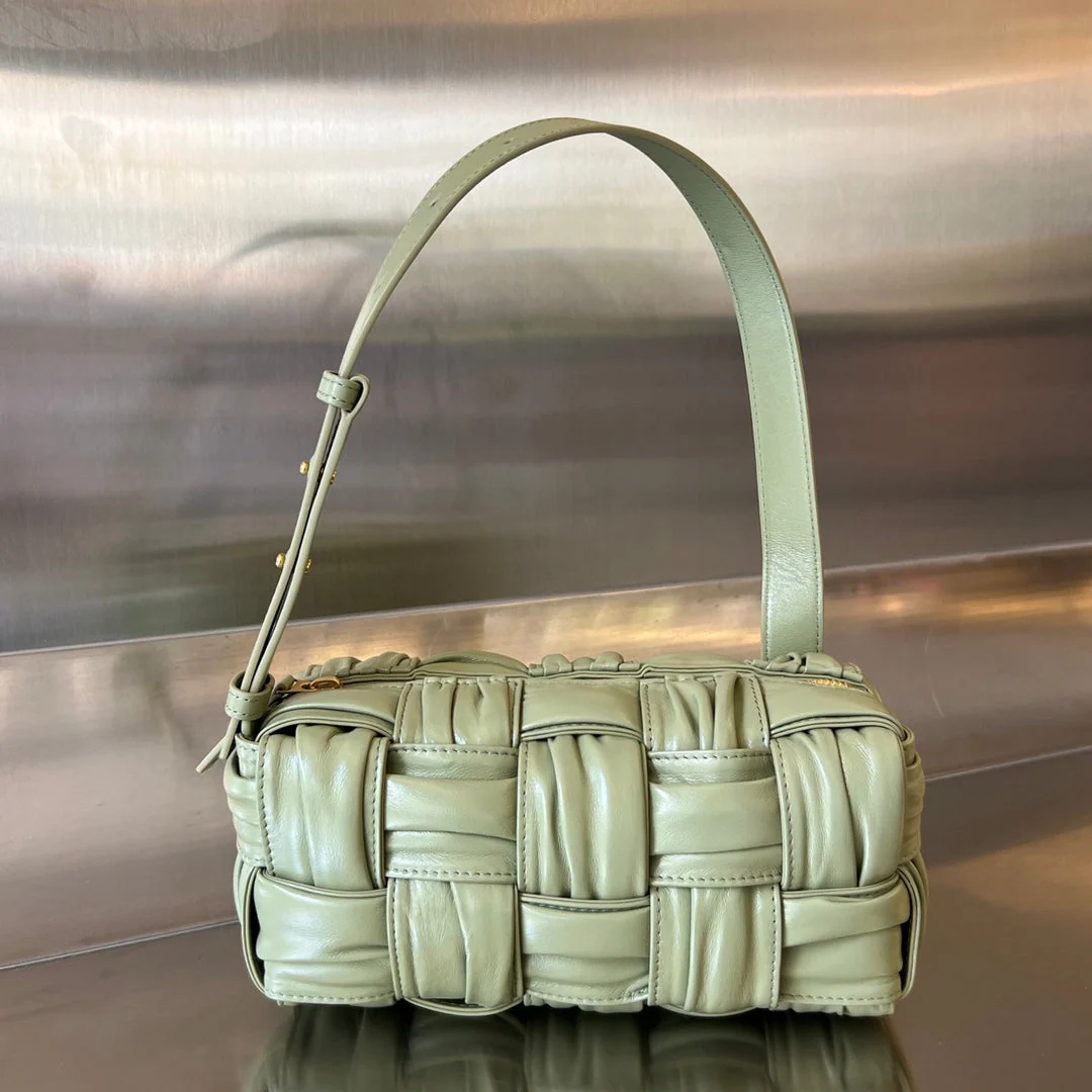 SMALL BRICK CASSETTE 23 IN SWAMP GREEN SOFT LAMBSKIN