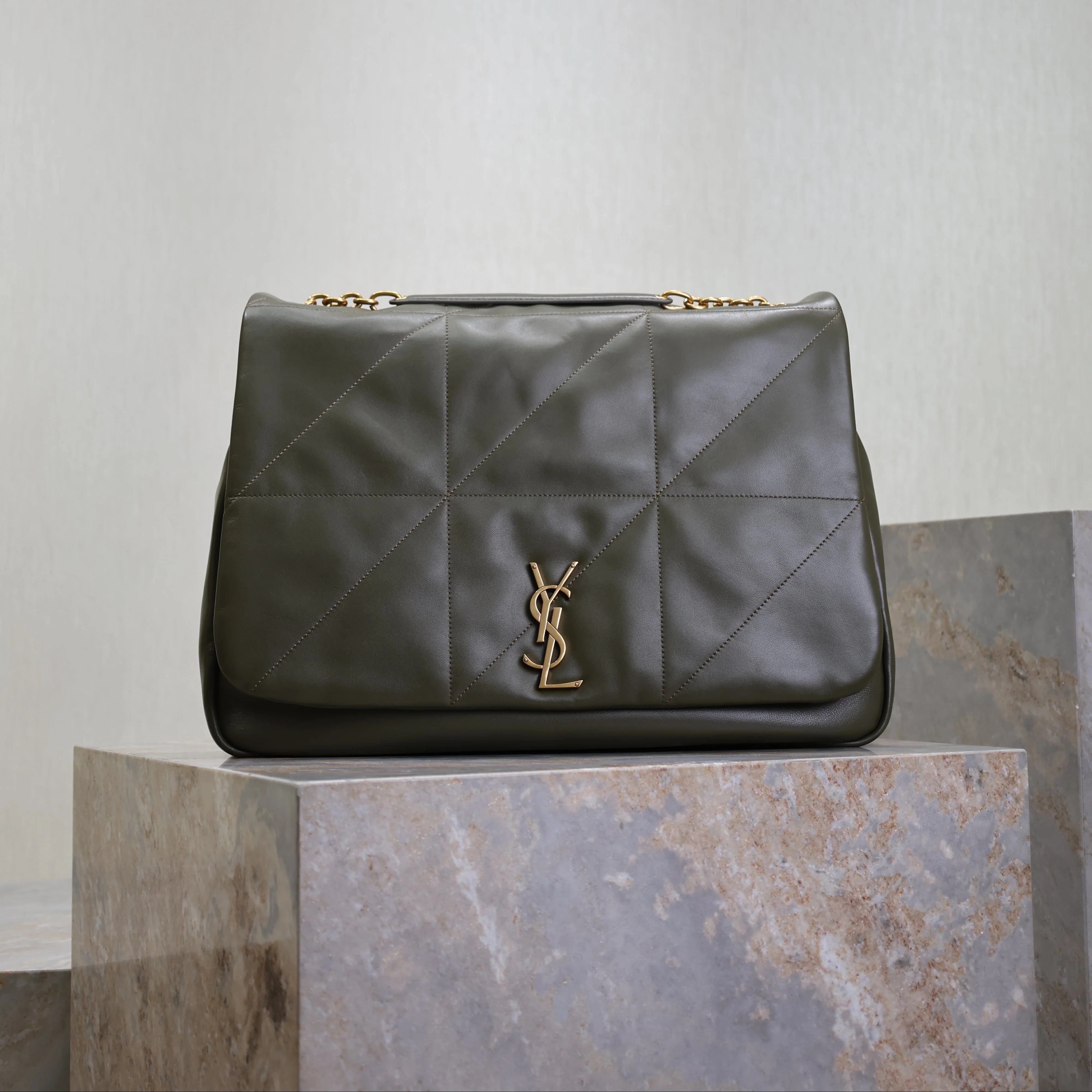YSL 25S LARGE JAMIE 43 IN LIGHT MUSK LAMBSKIN GOLD HARDWRE