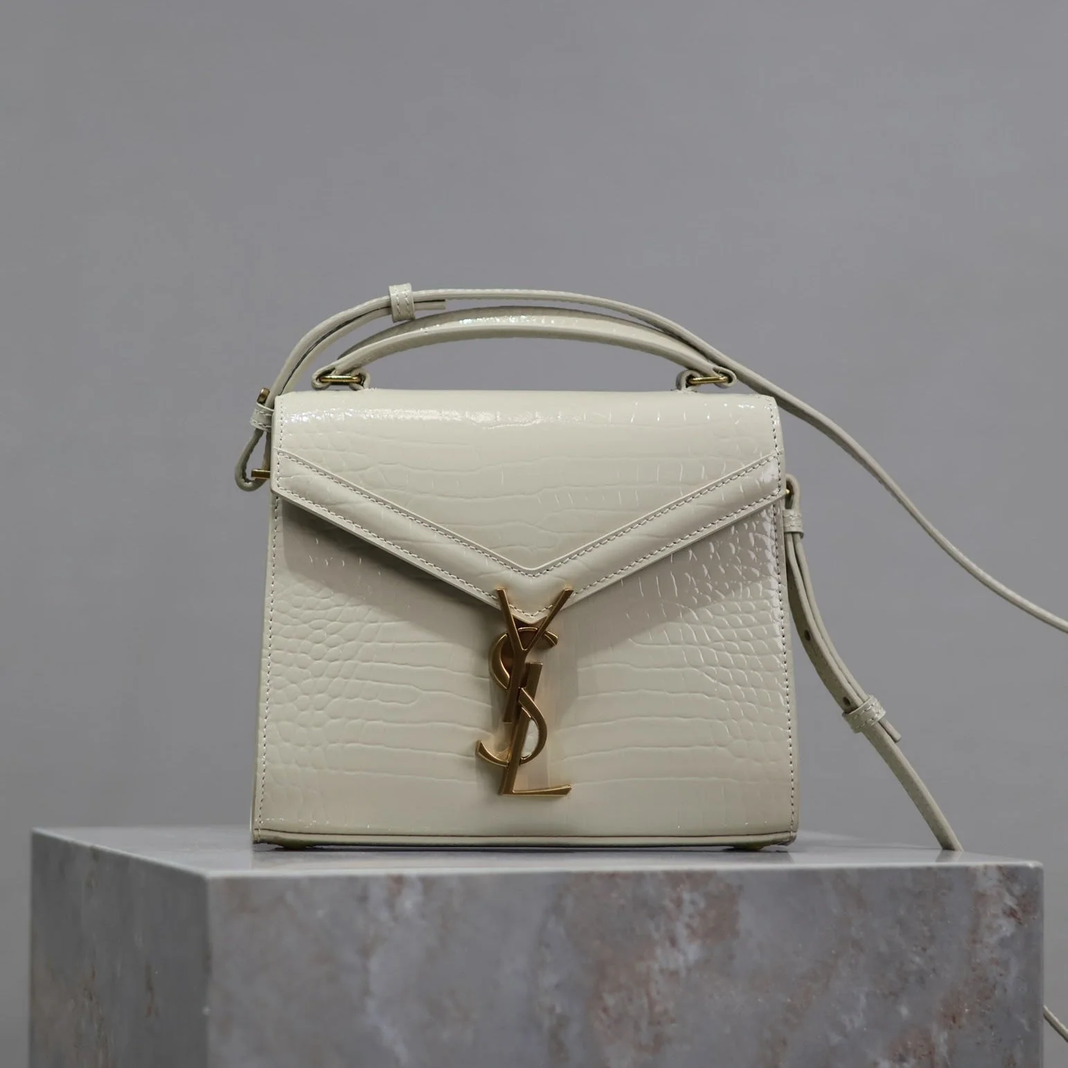 CASSANDRA MINI TOP HANDLE BAG 20 IN WHITE CROCODILE-EMBOSSED GLOSSY CALFSKIN