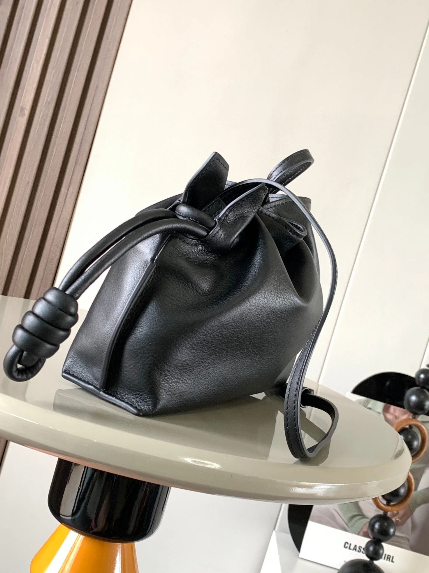 LOE MEDIUM 30 FLAMENCO KNOT IN BLACK LAMBSKIN