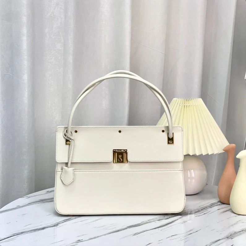 PARISIENNE 30 HANDBAG IN WHITE SMOOTH CALFSKIN