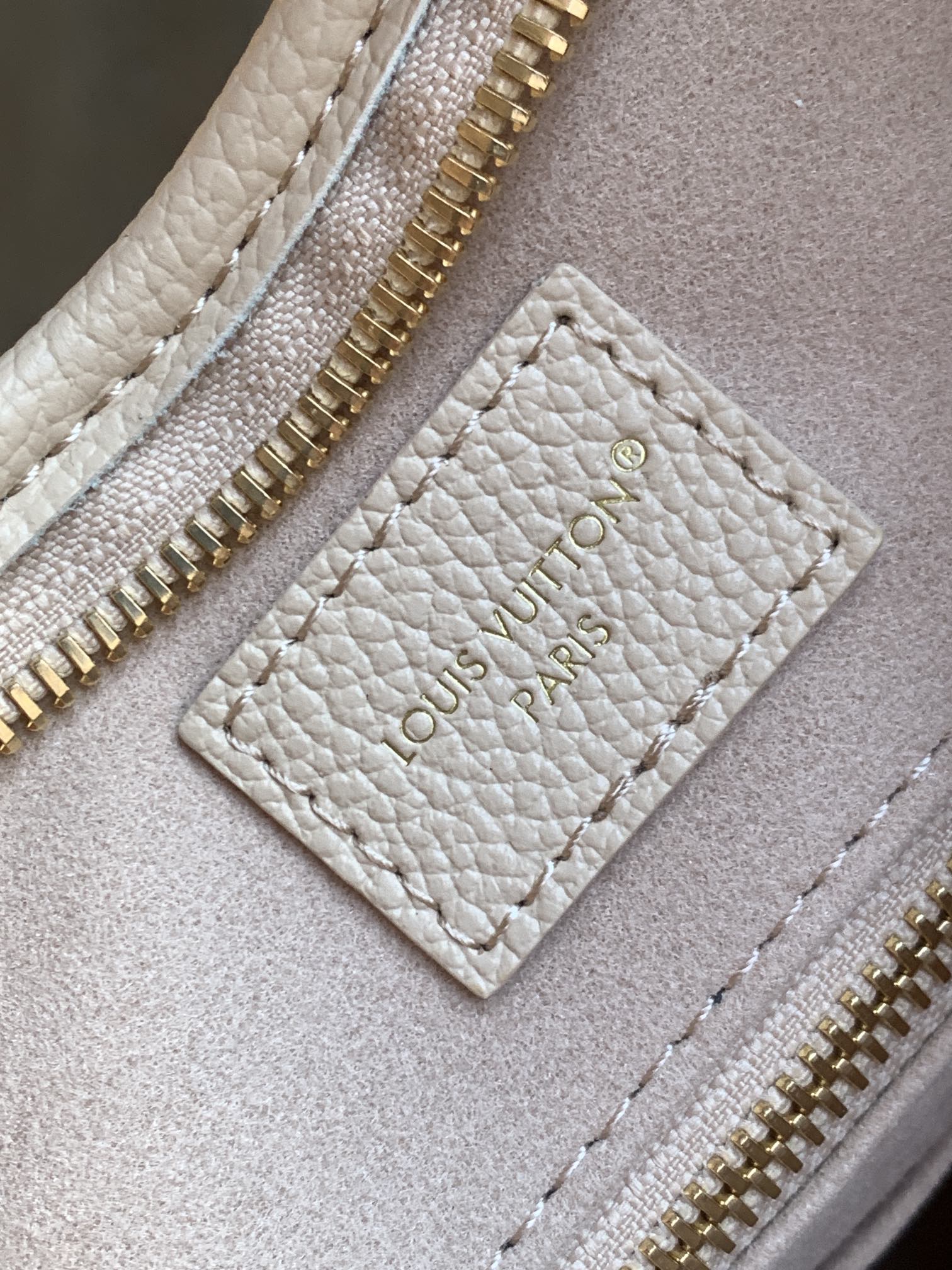 CARRYALL BAG 30 IN WHITE MONOGRAM CALFSKIN GOLD HARDWARE