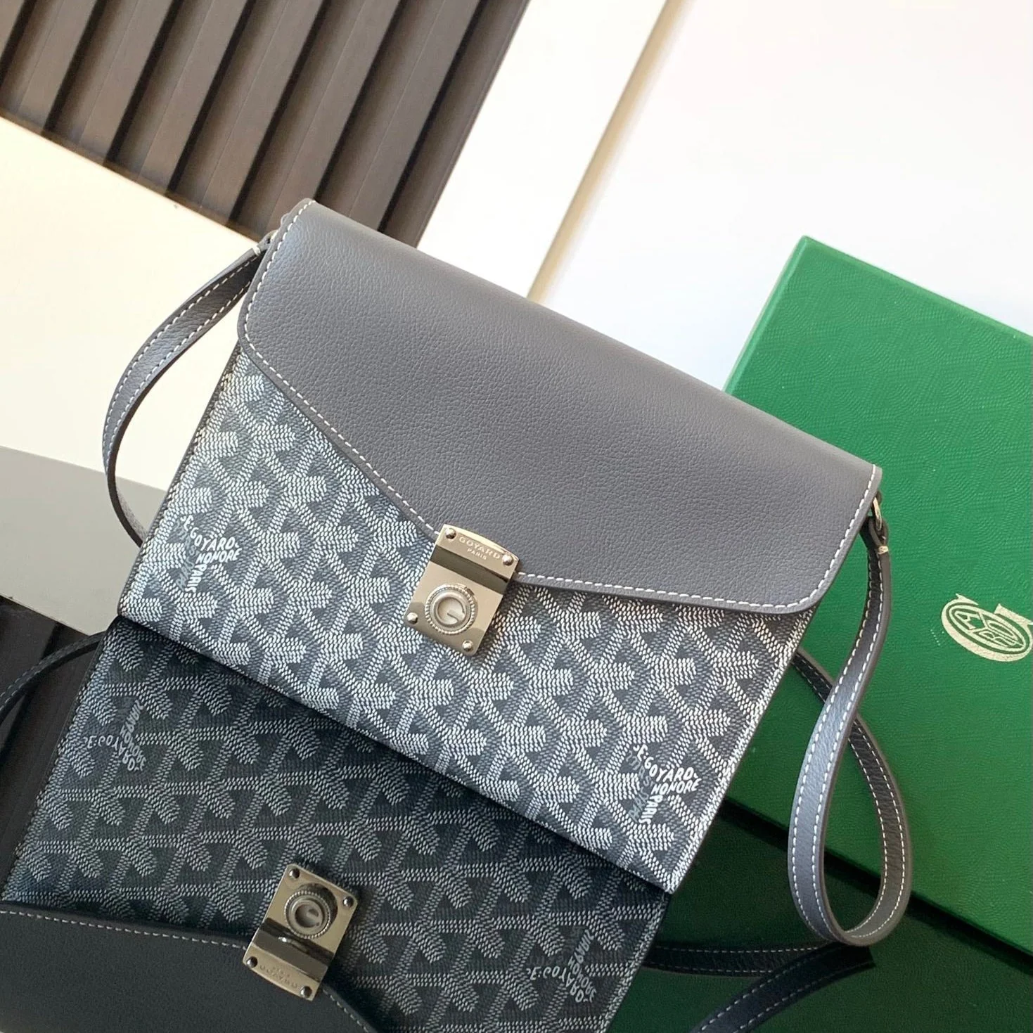 CHYPRE WALLET-POUCH 21 IN GRAY GOYARDINE CANVAS AND CALFSKIN