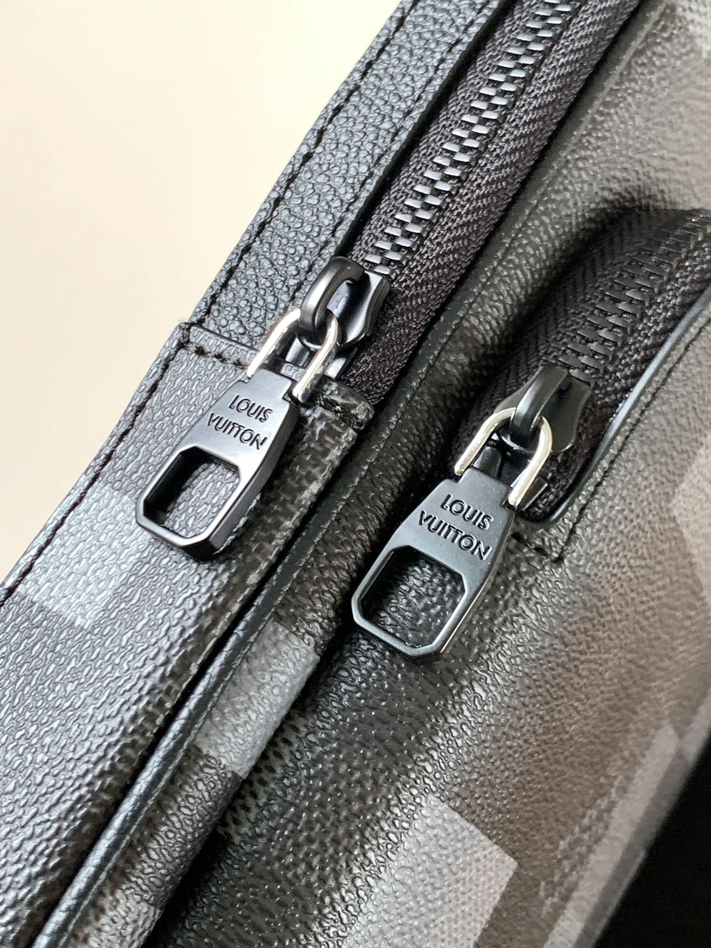 AVENUE 31 IN BLACK CANVAS CALFSKIN