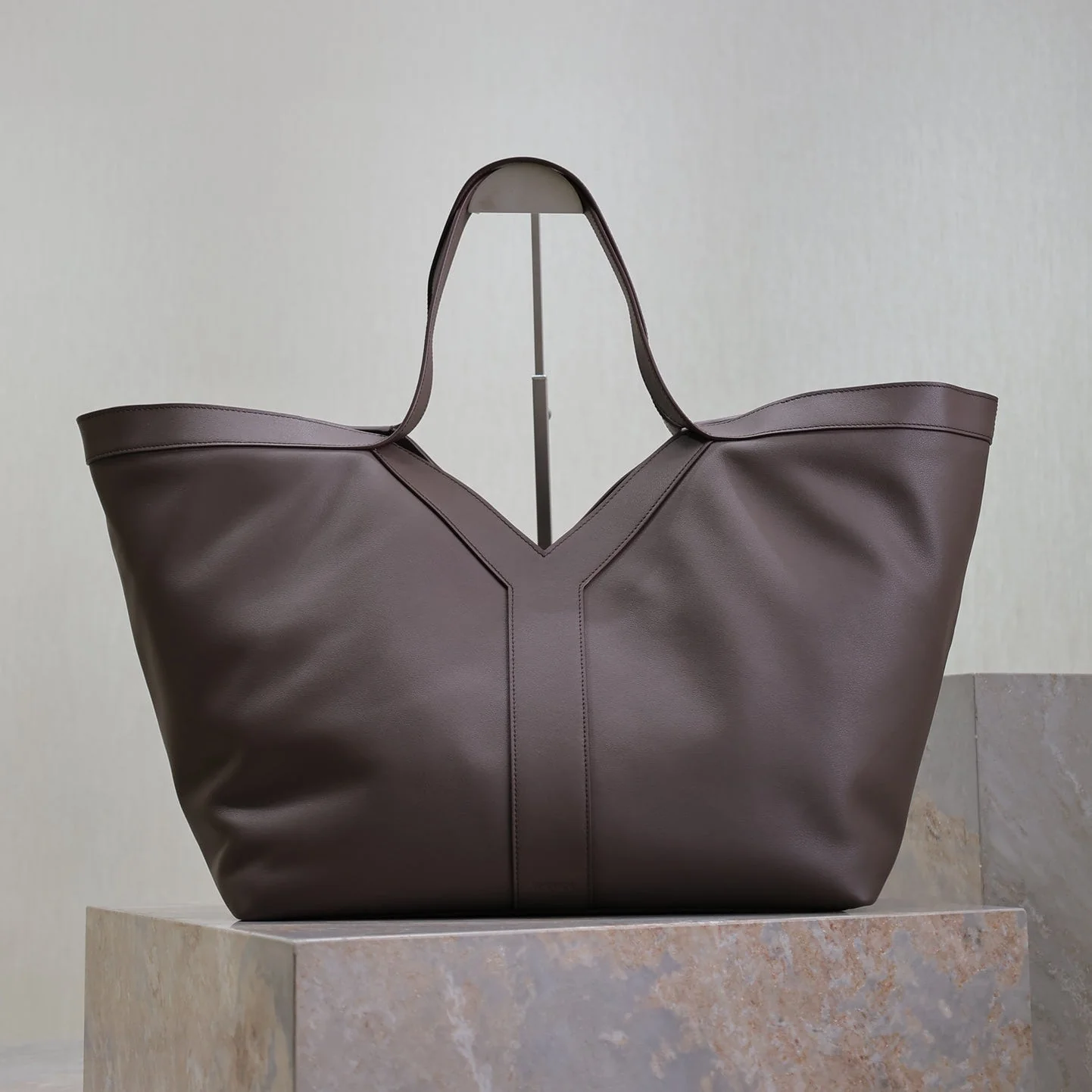 YSL 25S Y TOTE 50 IN PURPLE BROWN CALFSKIN GOLD HARDWRE