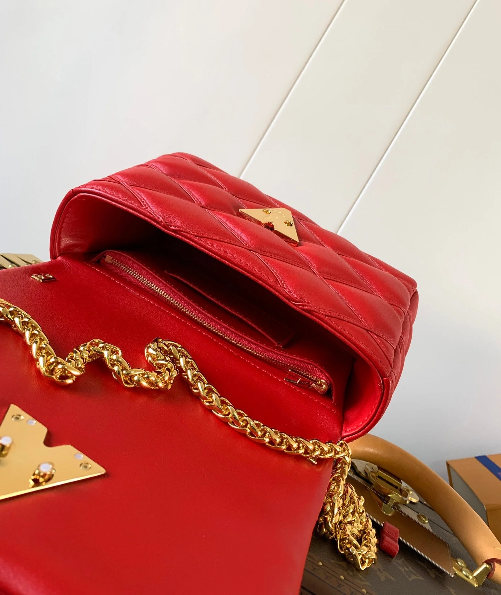LV 25S GO-14 MM 23 IN CRIMSON RED QUILTED LAMBSKIN GOLD HARDWRE