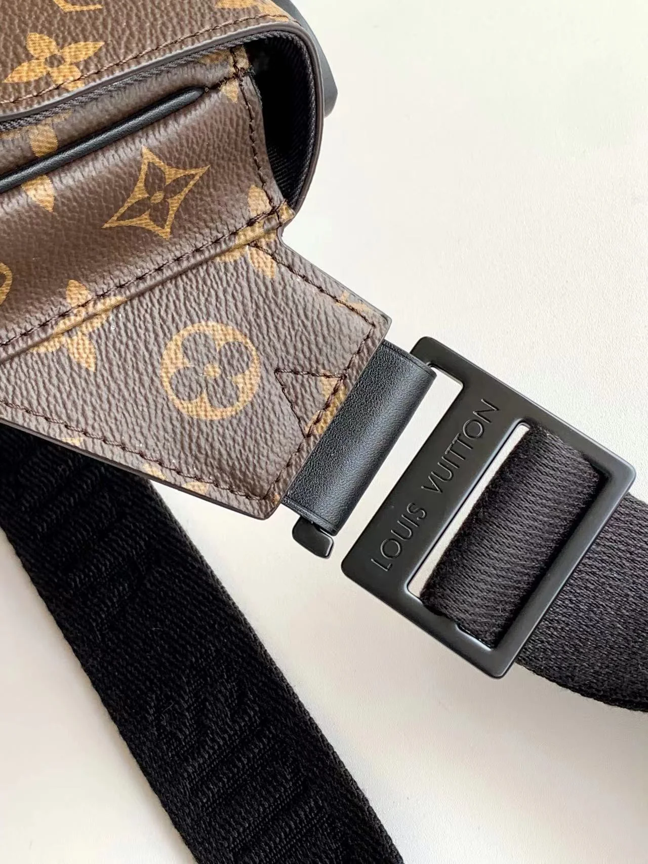 LV 25S S LOCK MESSENGER BAG 21 IN BLACK AND BROWN MONOGRAM MACASSAR CALFSKIN