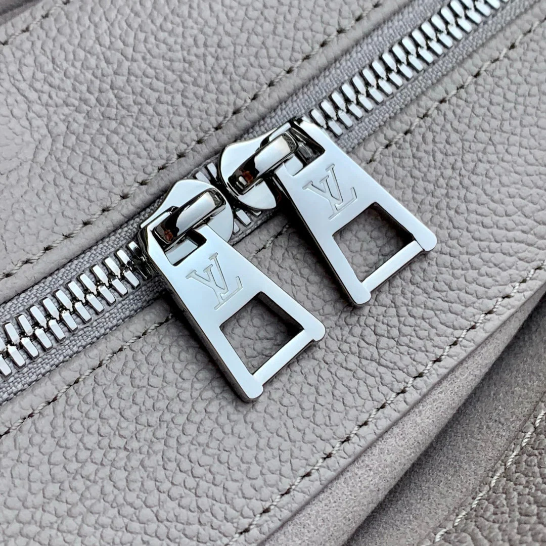 ONTHEGO EAST WEST BAG 25 IN BICOLOR MONOGRAM EMPREINTE LEATHER