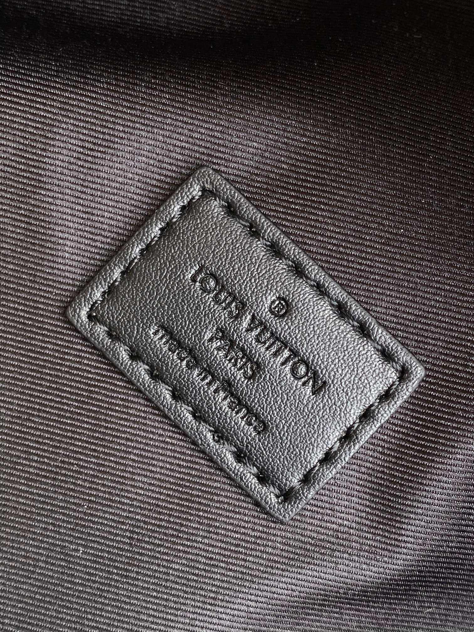 DISCOVERY BACKPACK 38 IN BLACK MONOGRAM ECLIPSE CANVAS AND TAURILLON