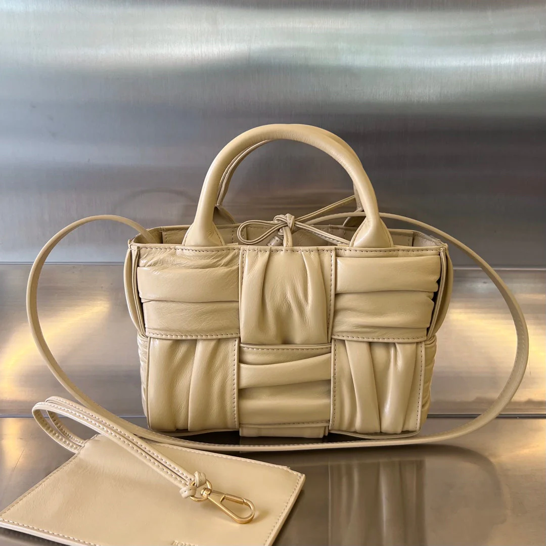 CANDY ARCO TOTE 20 IN BEIGE SOFT LAMBSKIN