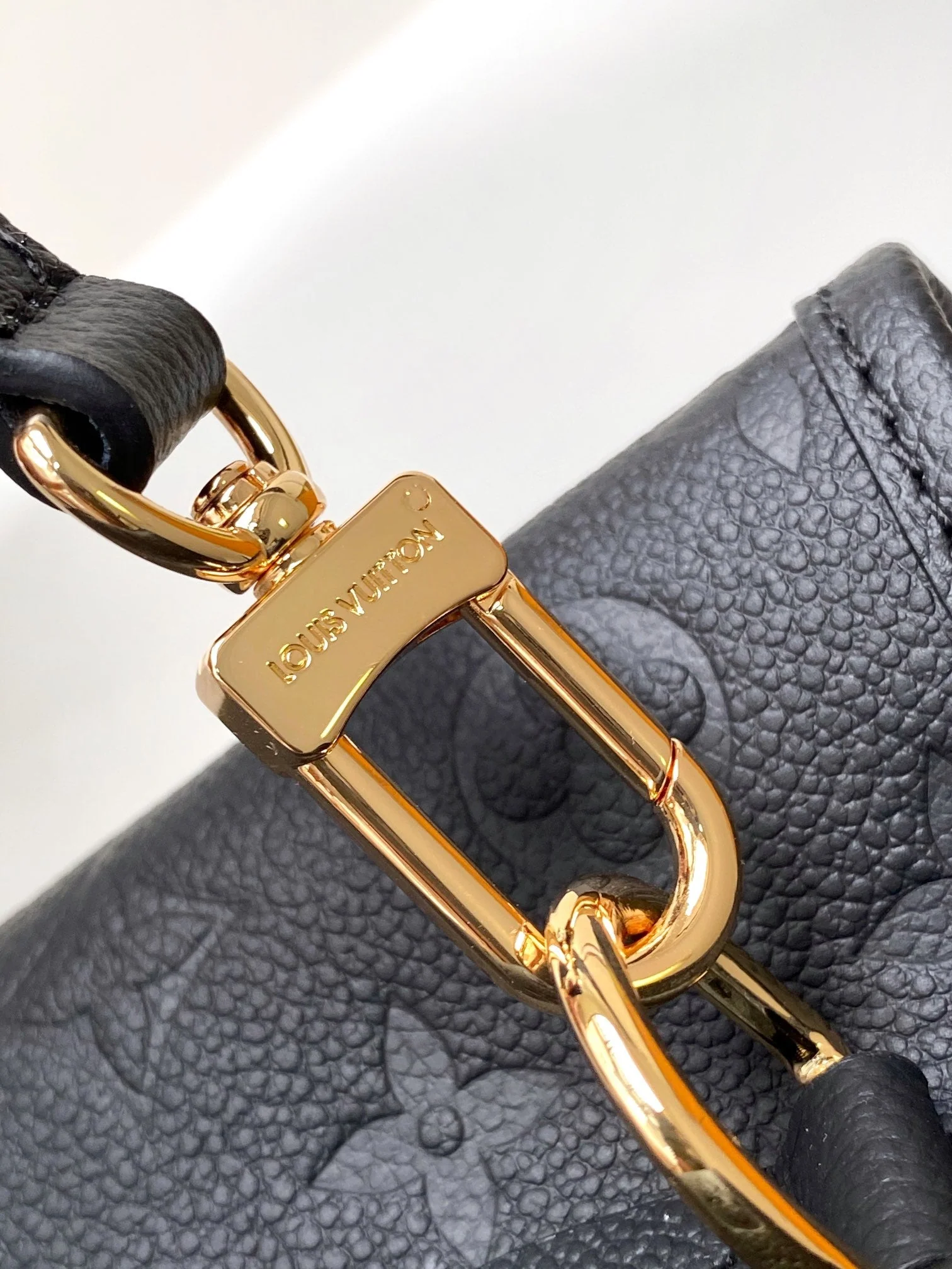 LV 25S BABYLONE TOTE BAG 32 IN BLACK CALFSKIN GOLD HARDWARE