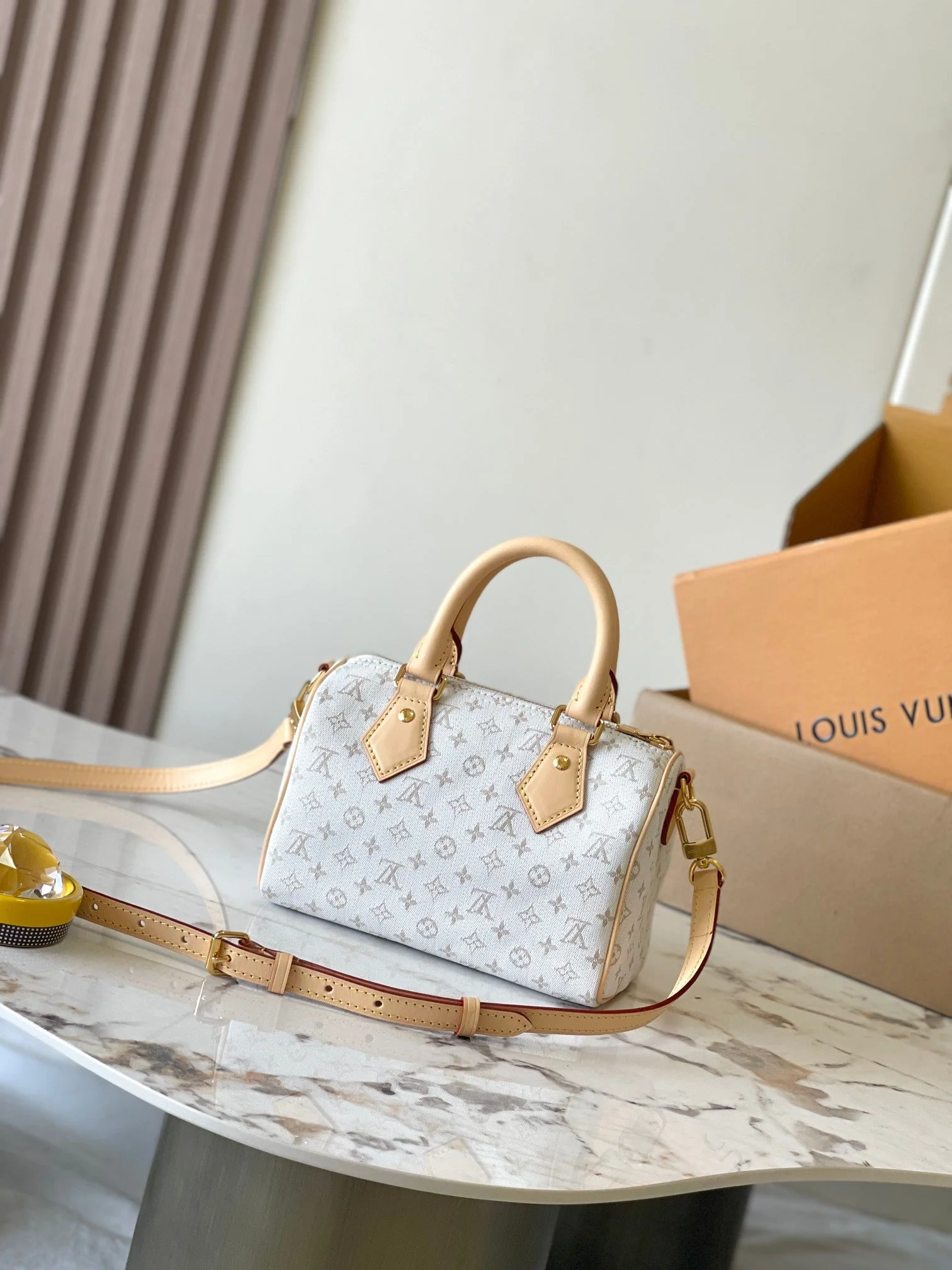SPEEDY BANDOULIÈRE 20 IN WHITE MONOGRAM JACQUARD AND BEIGE CALFSKIN TRIM