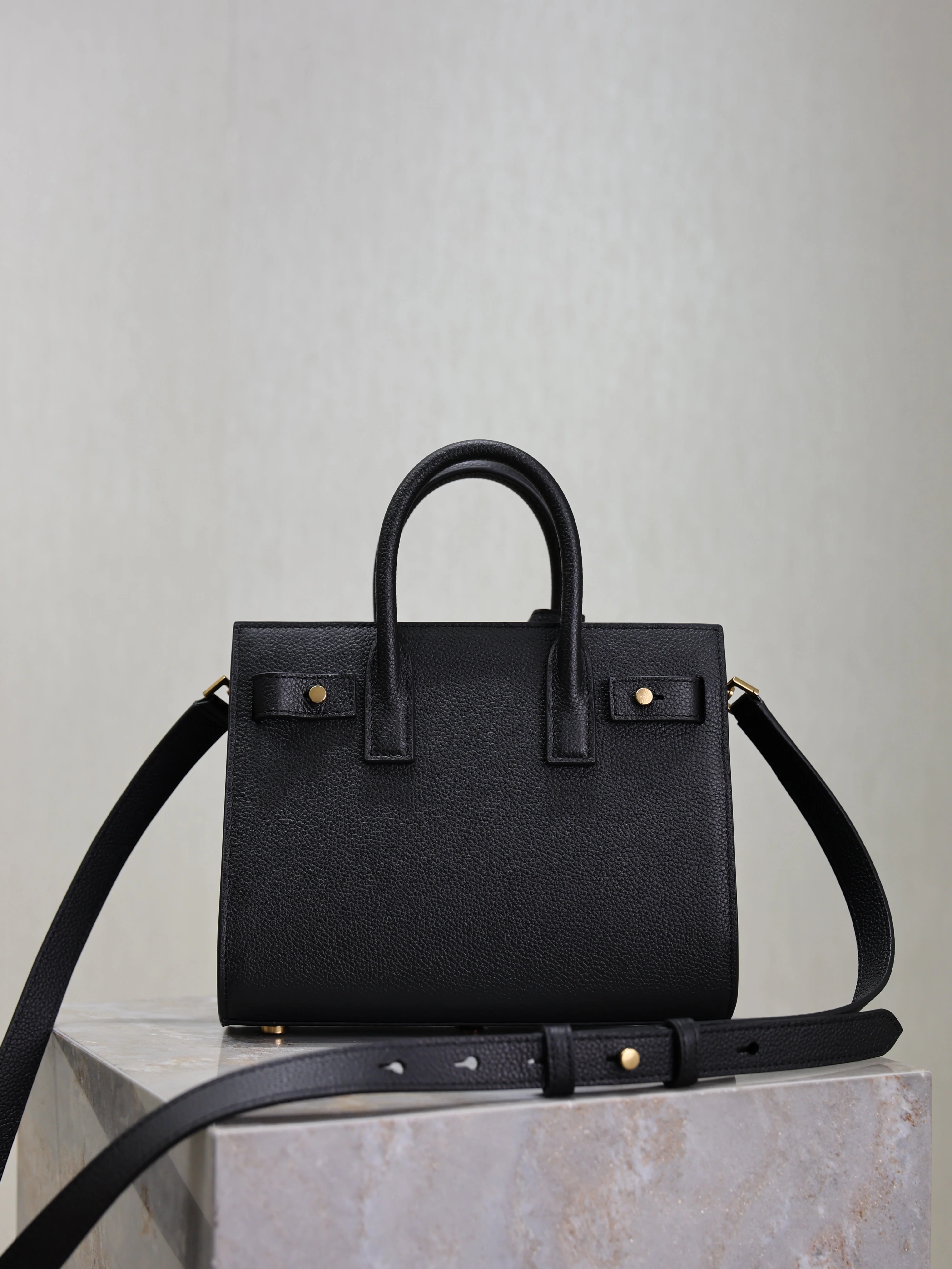YSL 25S SAC DE JOUR 22 IN BLACK SUPPLE GRAINED CALFSKIN GOLD HARDWRE