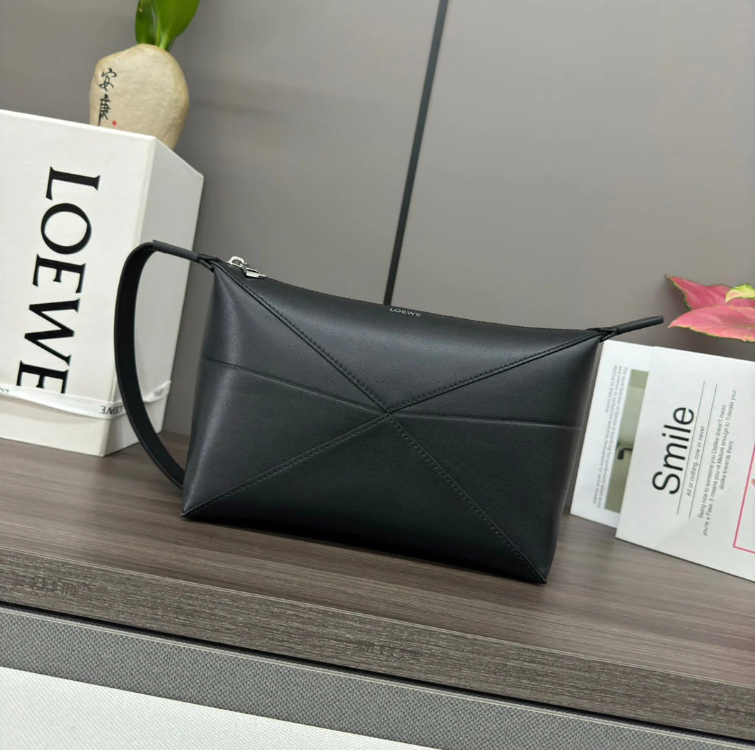 PUZZLE FOLD WASH 22 BAG IN BLACK SHINY CALFSKIN