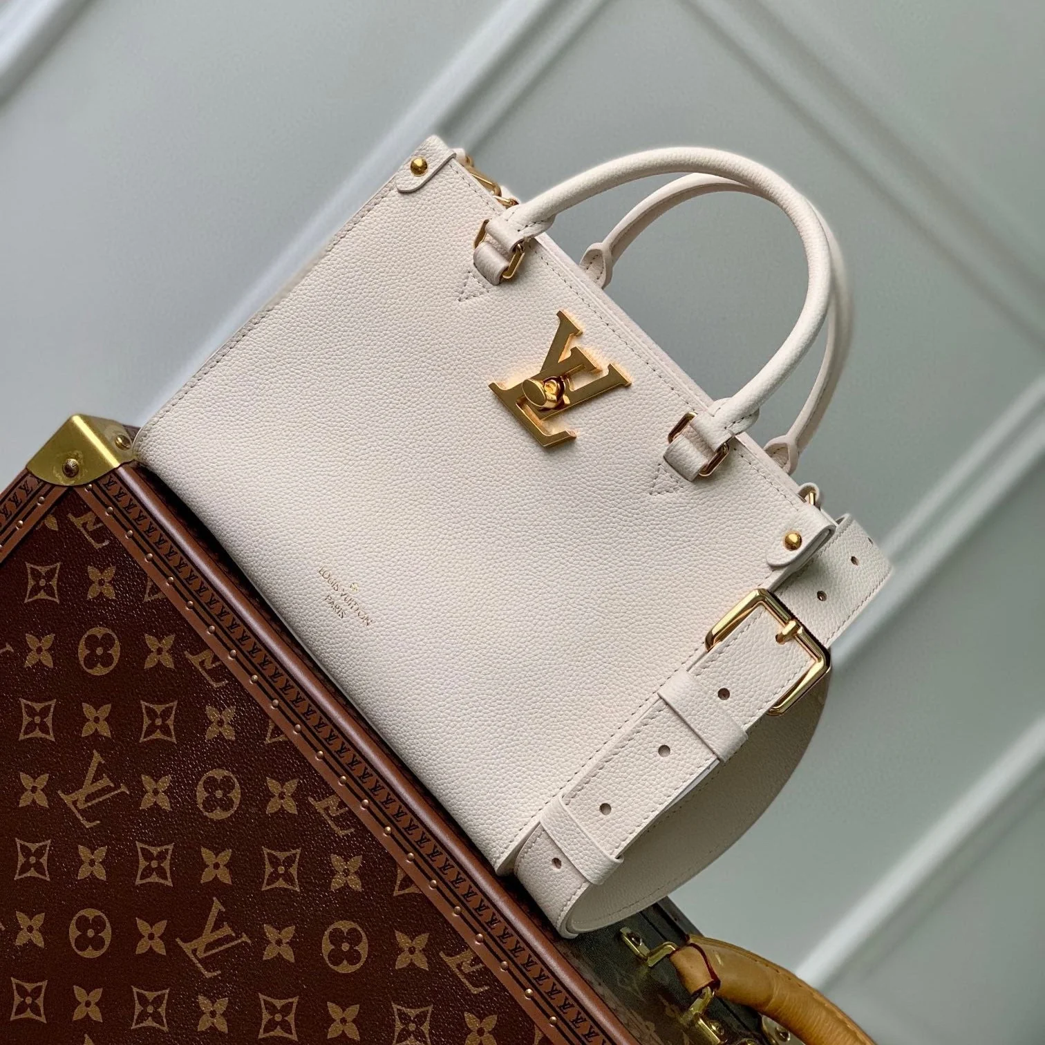 LOCK & GO BAG 24 IN QUARTZ BEIGE GRAIN CALFSKIN