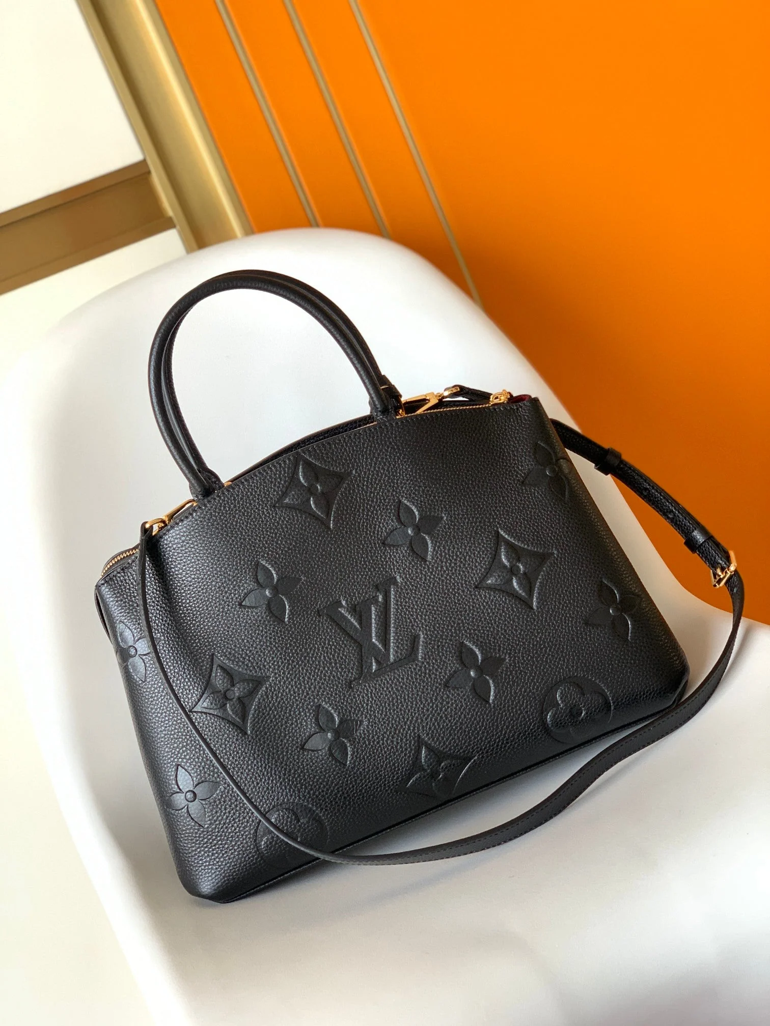 PETIT PALAIS PM LARGE SHOULDER BAG 34 IN BLACK EMBOSSED COWHIDE GOLD-TONE HARDWARE