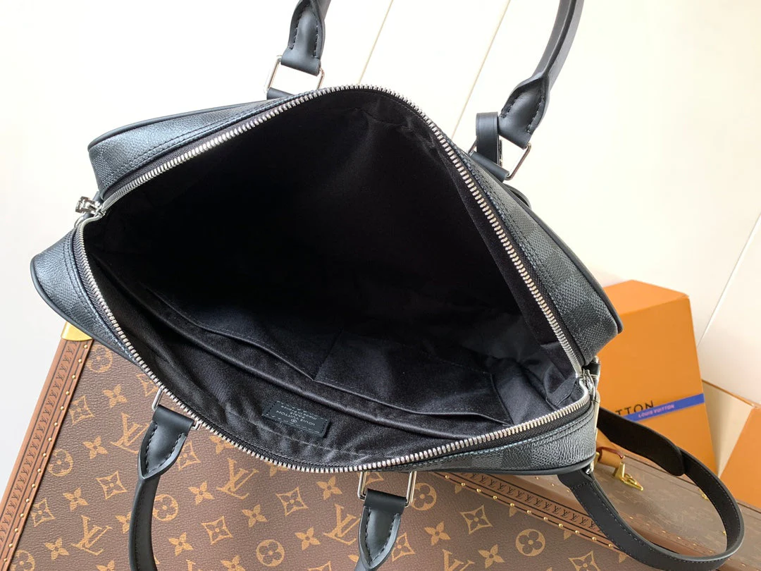 PORTE- DOCUMENTS VOYAGE NM HANDBAG 36 IN BLACK DAMIER GRAPHITE CANVAS